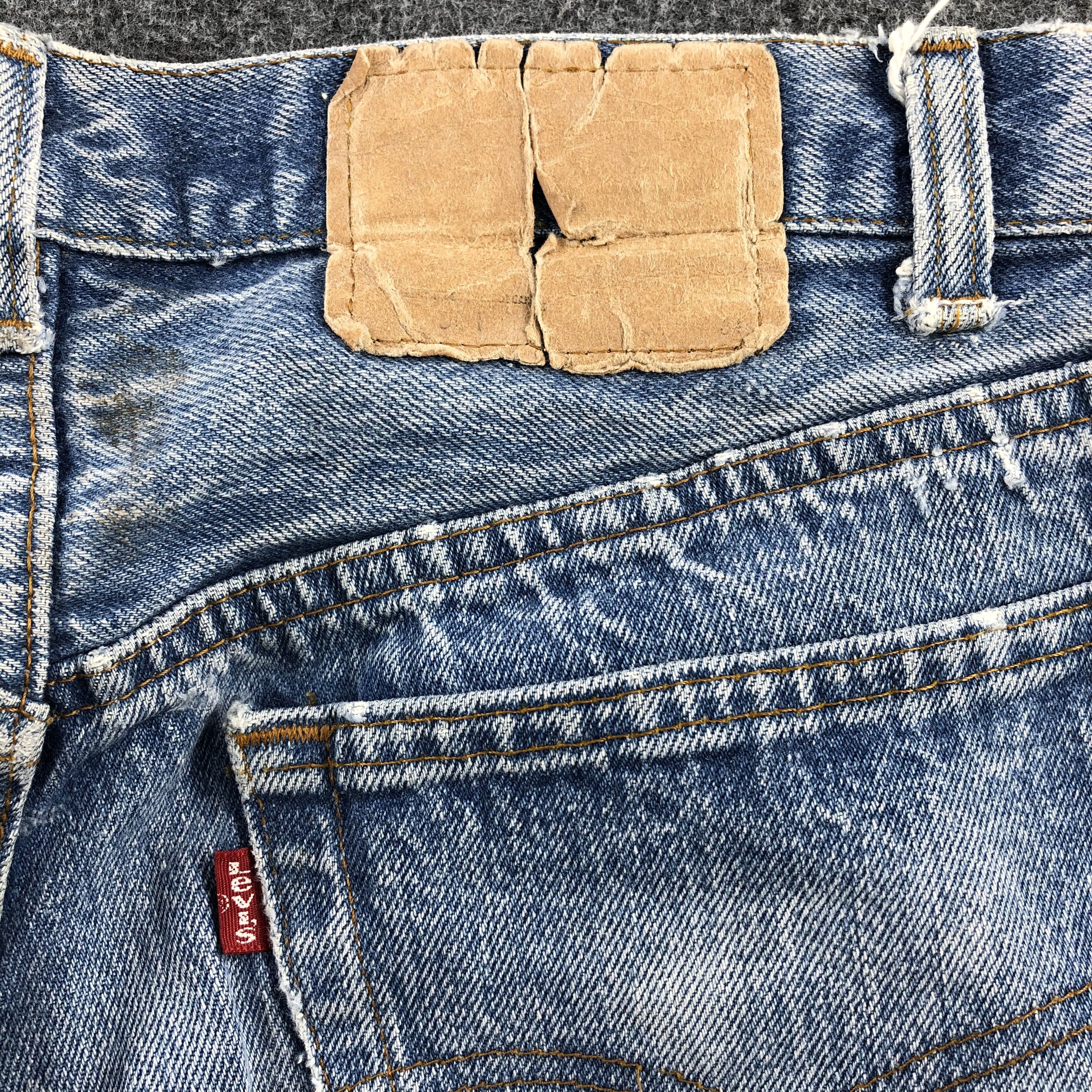 Levi's Vintage 80s Light Wash Levis 501 Jeans-JM868 Size US 32 / EU 48 - 5 Thumbnail
