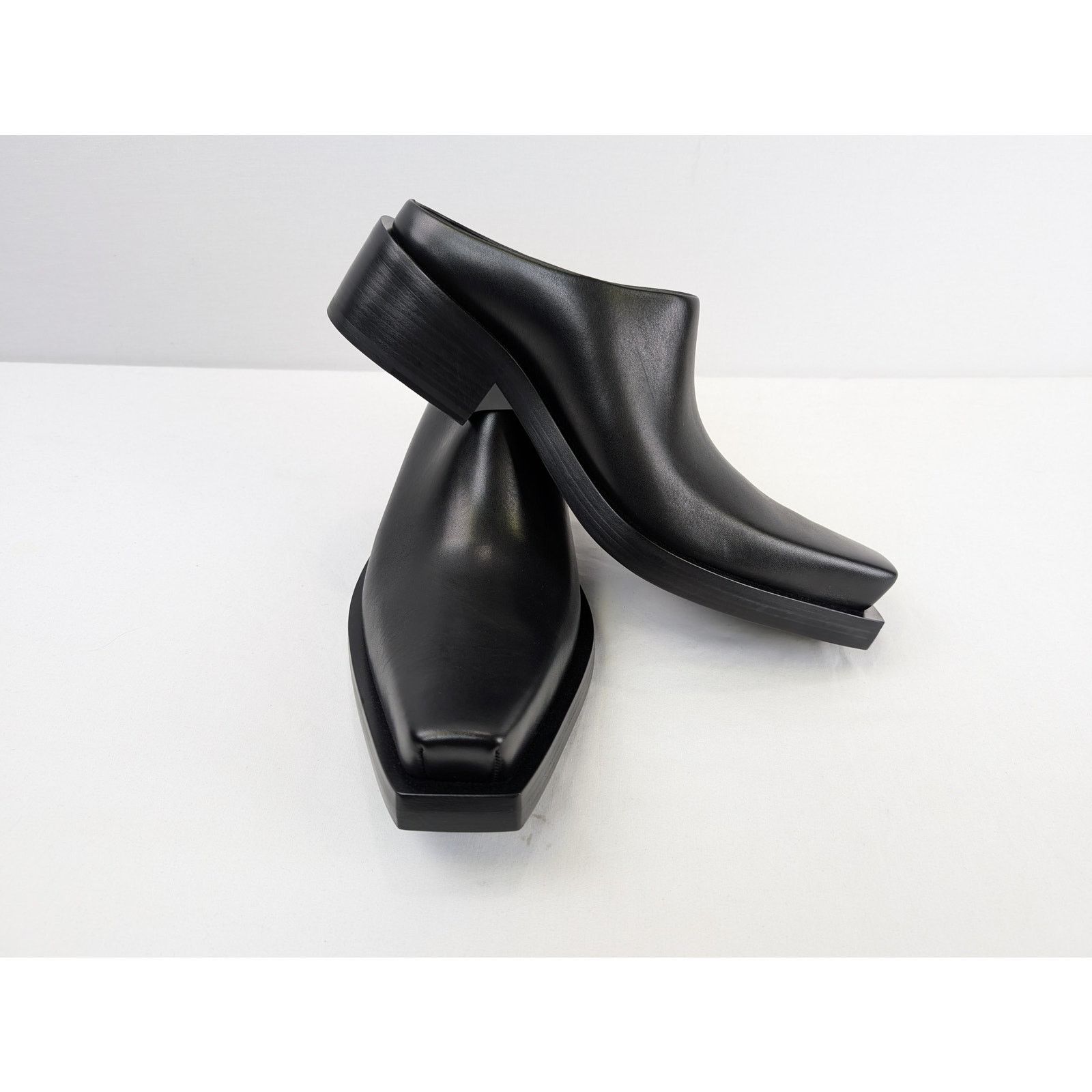 Balenciaga o1rshd1 New Matt Calfskin Santiago Mule Sandal in Black Size US 13 / EU 46 - 13 Thumbnail