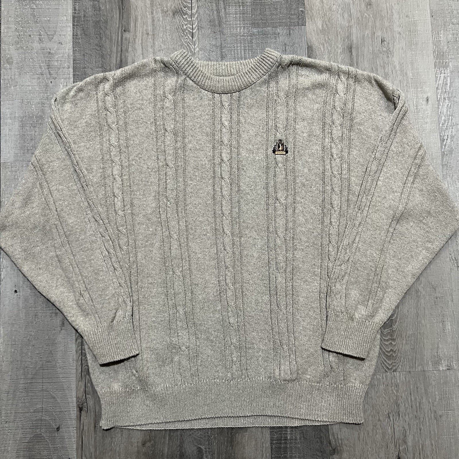 Izod Vintage Izod Grey Cable Knit Crest Logo Men's Sweater 90s Size US L / EU 52-54 / 3 - 1 Thumbnail