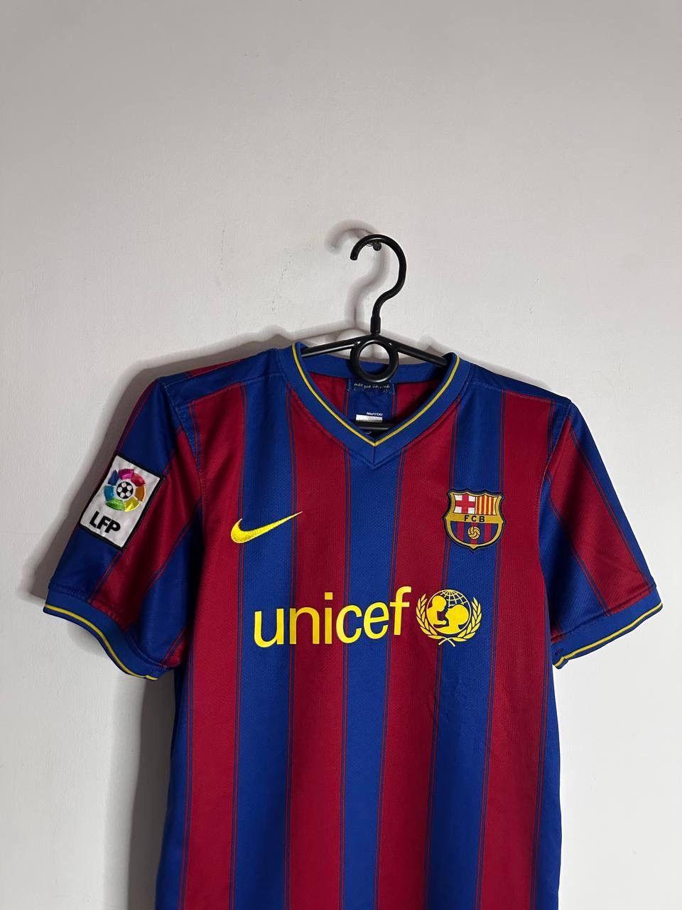 Nike Nike FC Barcelona Home Kids Soccer Jersey 2010-11 Messi #10 Size US XXS / EU 40 - 2 Thumbnail