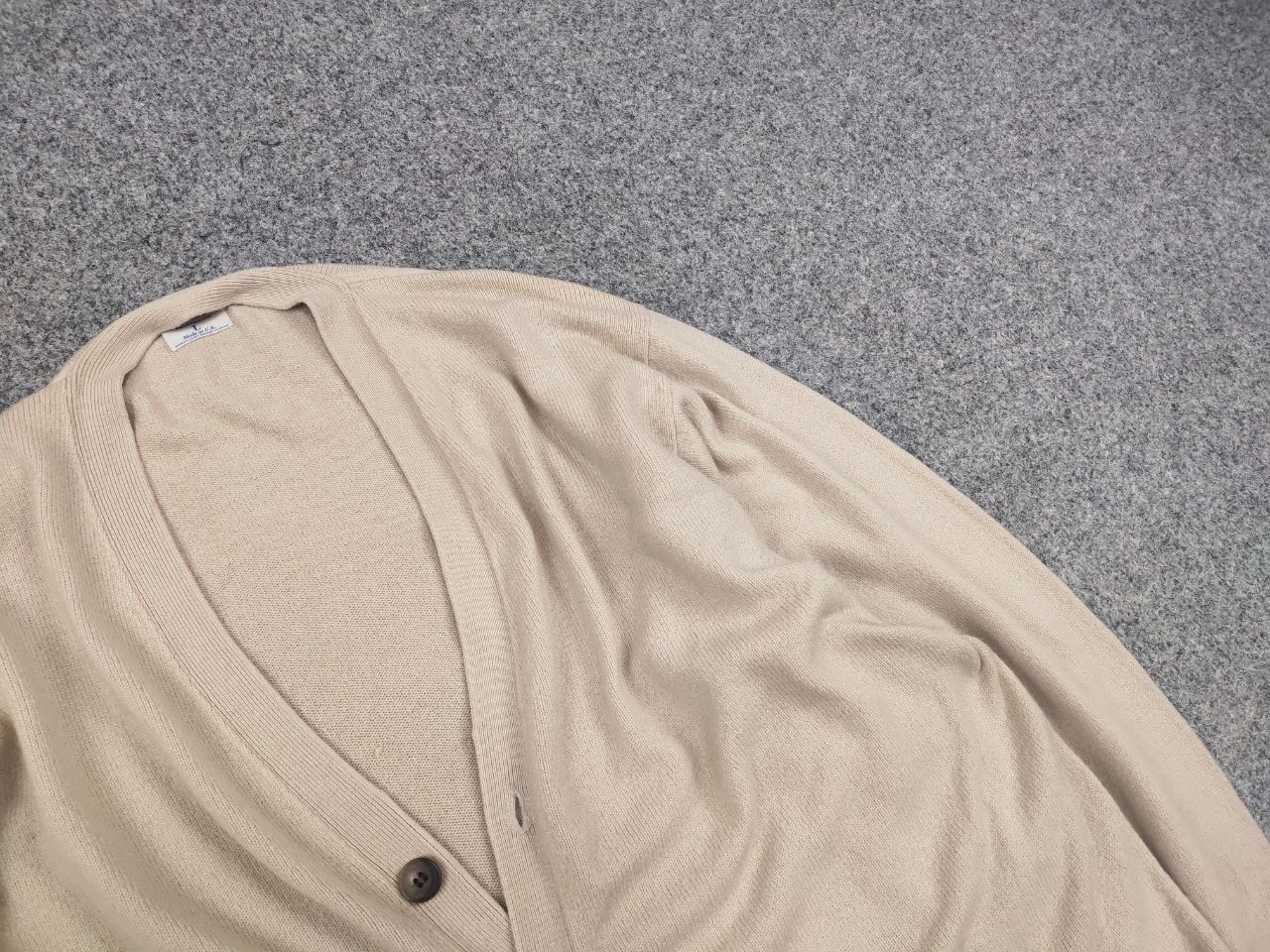 Vintage Vintage 80's Textured Beige milky knitted button Cardigan Size US L / EU 52-54 / 3 - 7 Thumbnail