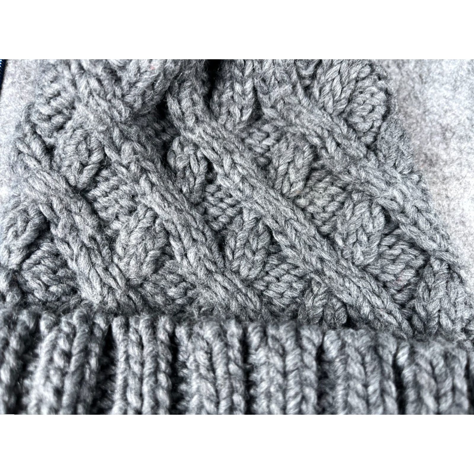 Vintage Beanie Toque Women One Size Gray Cable Knit 100% Acrylic Ski Pom Outdoors Size ONE SIZE - 2 Thumbnail