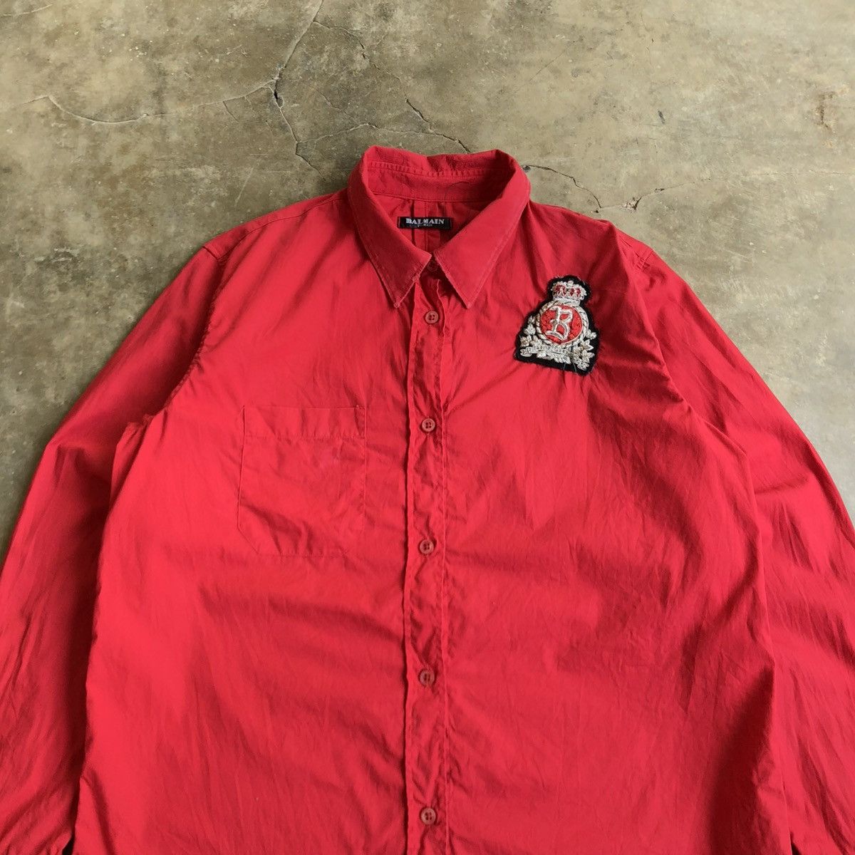 Balmain 🇫🇷 Balmain Paris Red Button Down “B” Patch Logo Luxury Size US M / EU 48-50 / 2 - 2 Thumbnail