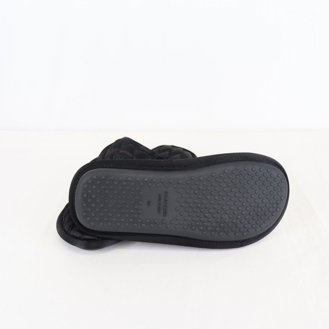 Balenciaga o1rshd1 Quilted Satin Hotel Artw Home Slide in Black Size US 6 / EU 39 - 8 Thumbnail