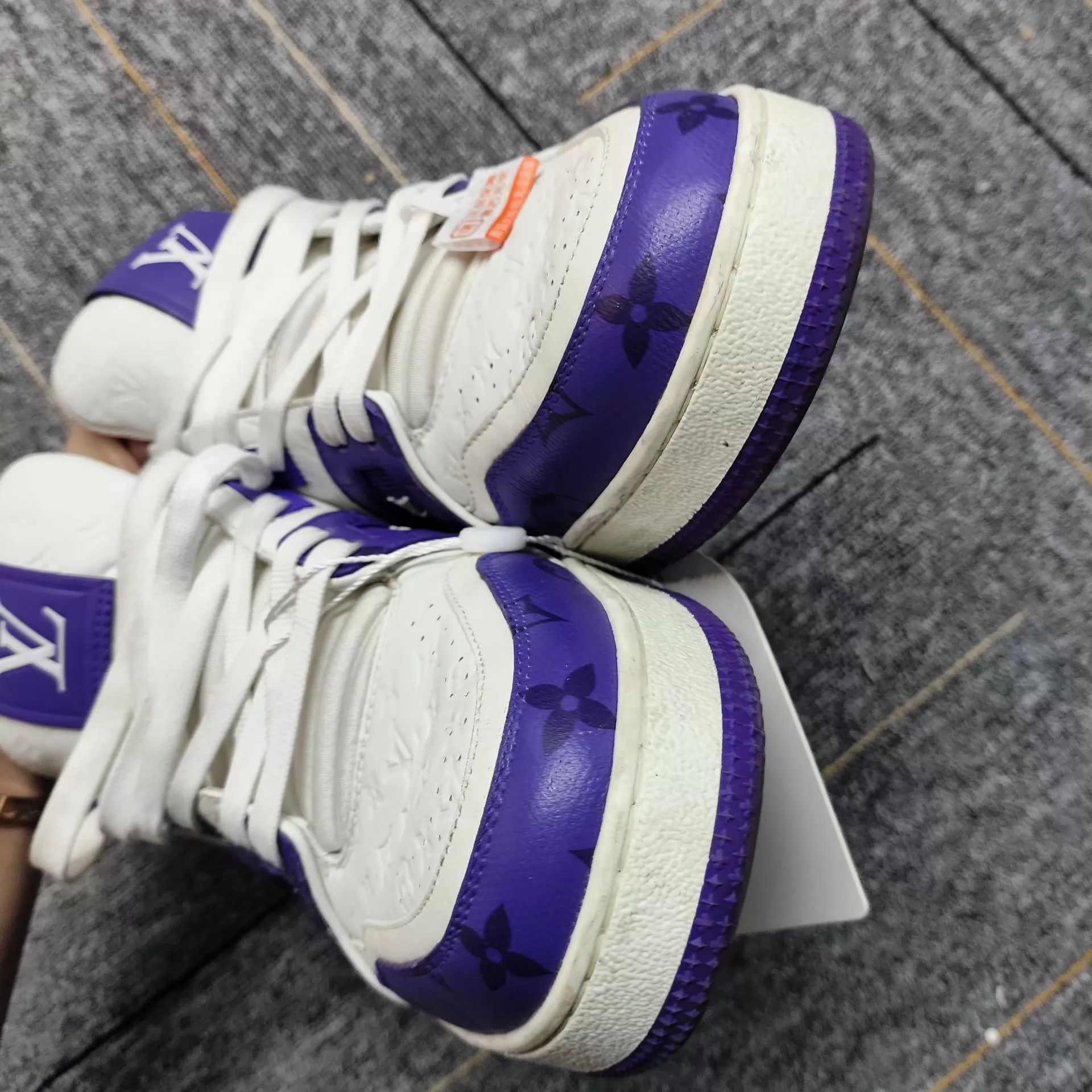 Louis Vuitton LV Trainer Embossed White Purple US 8 Size US 8 / EU 41 - 4 Thumbnail