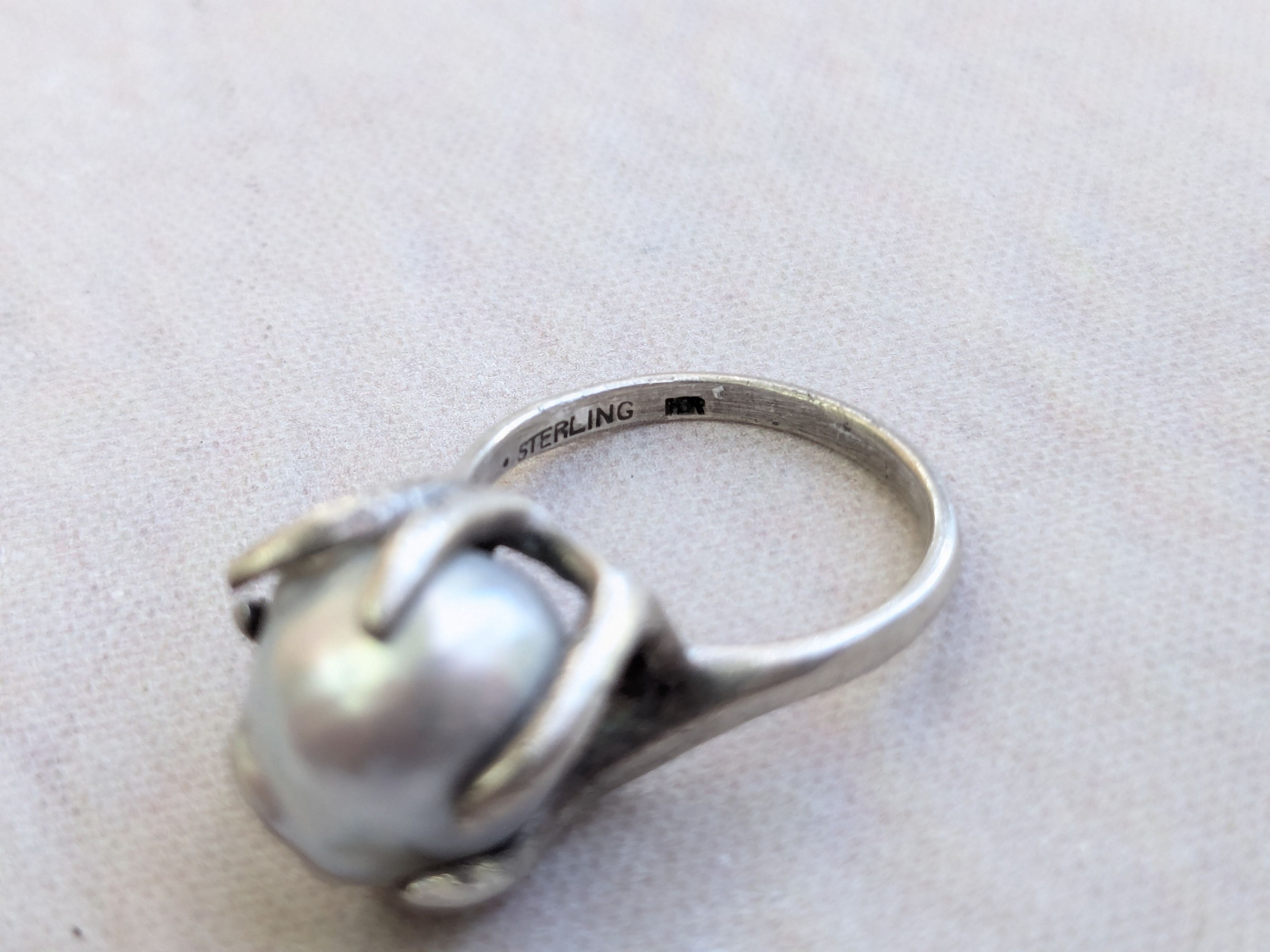 Jewelry Vintage Sterling Silver Ring Baroque Pearl 6 Brutalist Size ONE SIZE - 6 Thumbnail