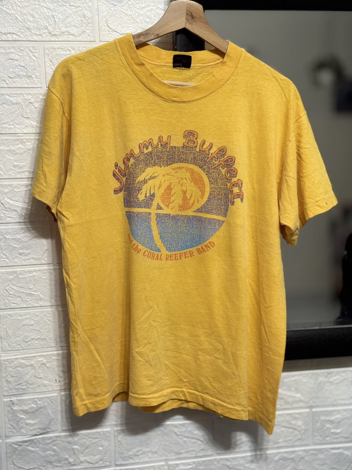 Band Tees Vintage 70s Jimmy Buffett and The Coral Reefer Band tees Size US L / EU 52-54 / 3 - 1 Thumbnail