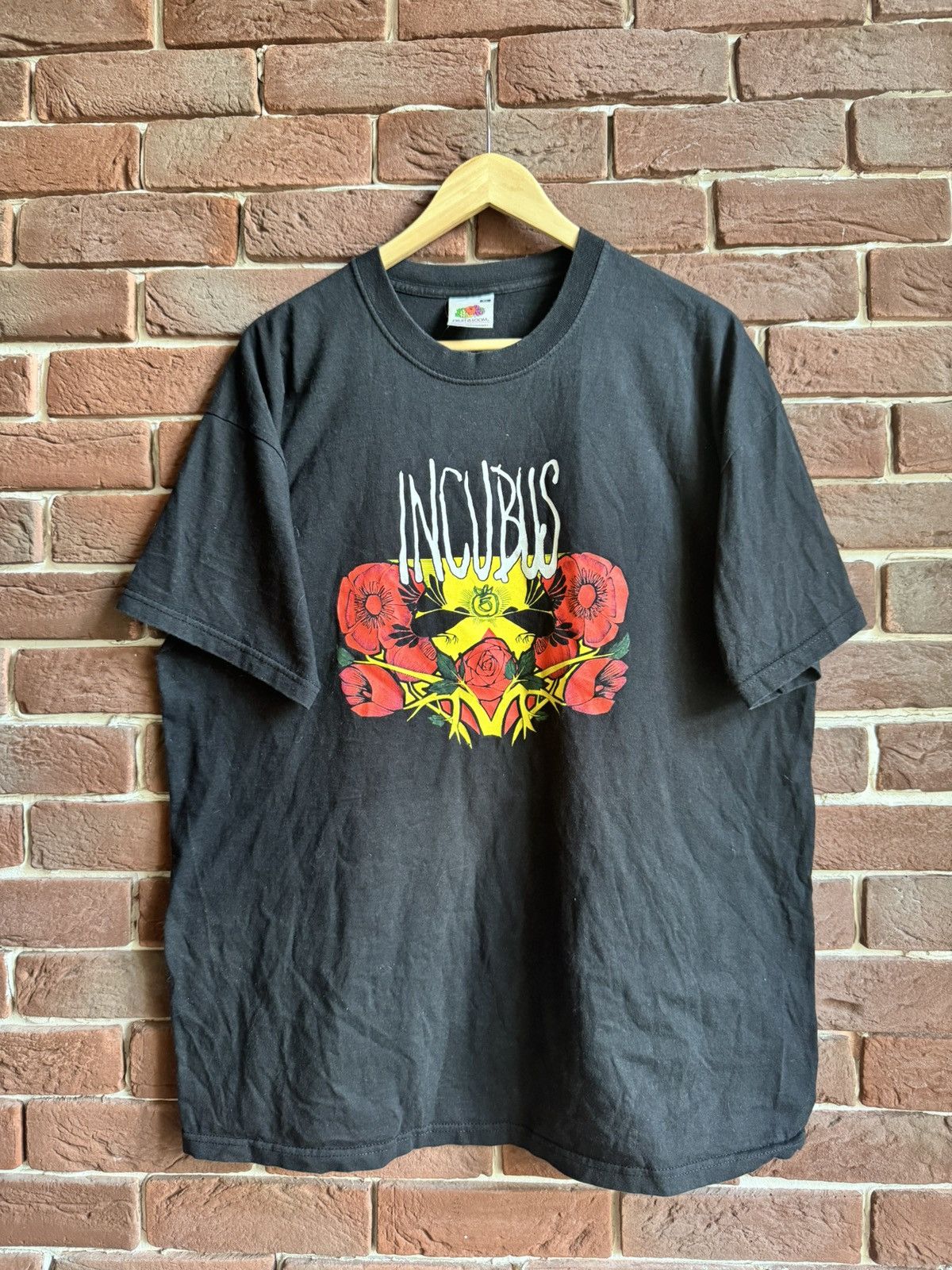 Band Tees 2004 Vintage Incubus Shirt Metal Band Deftones Foo Fighters Size US XL / EU 56 / 4 - 1 Thumbnail