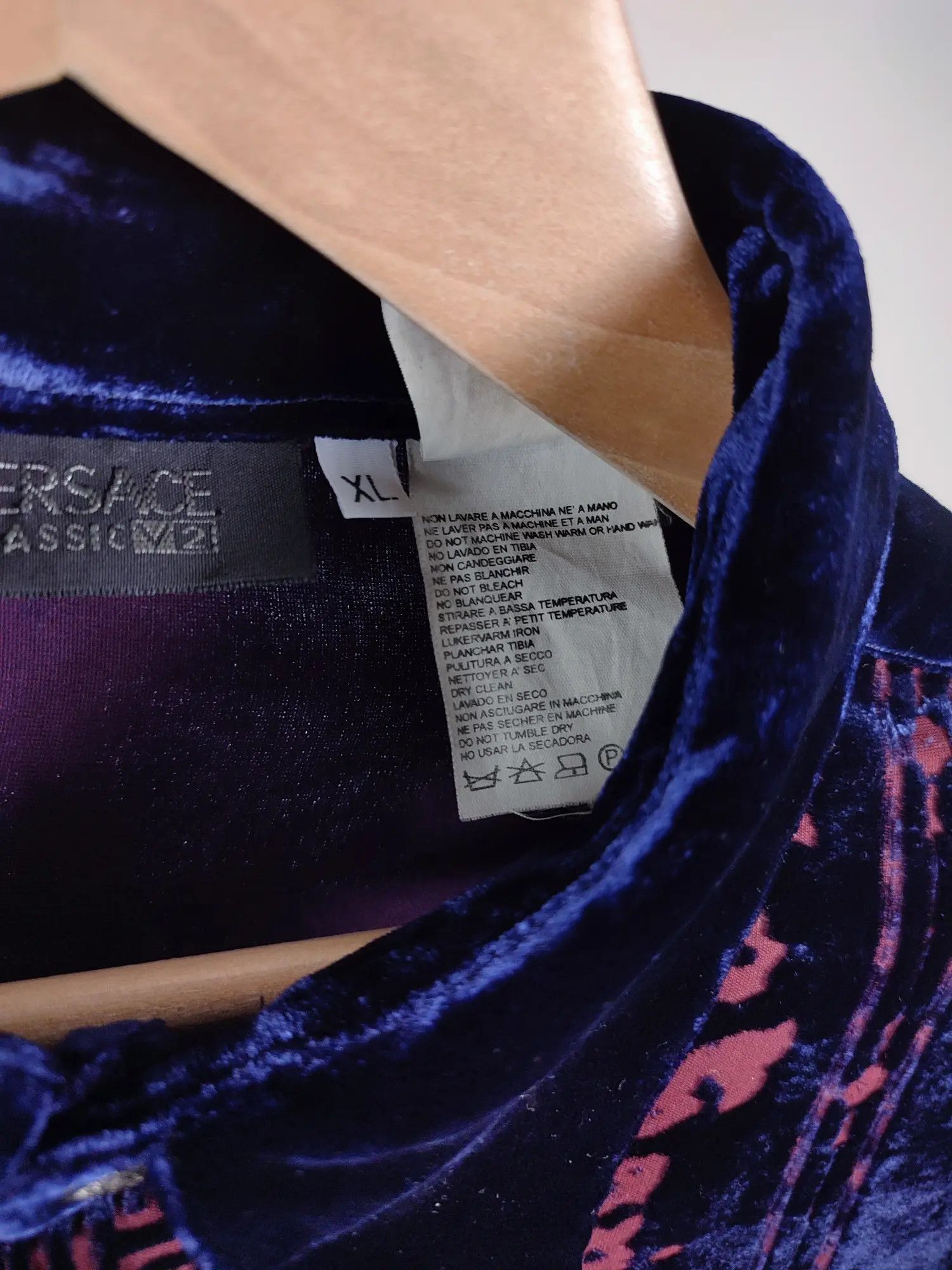 Versace Rare Versace V2 Classic Silk Mesh Velour Vintage Shirt Size US XL / EU 56 / 4 - 15 Thumbnail