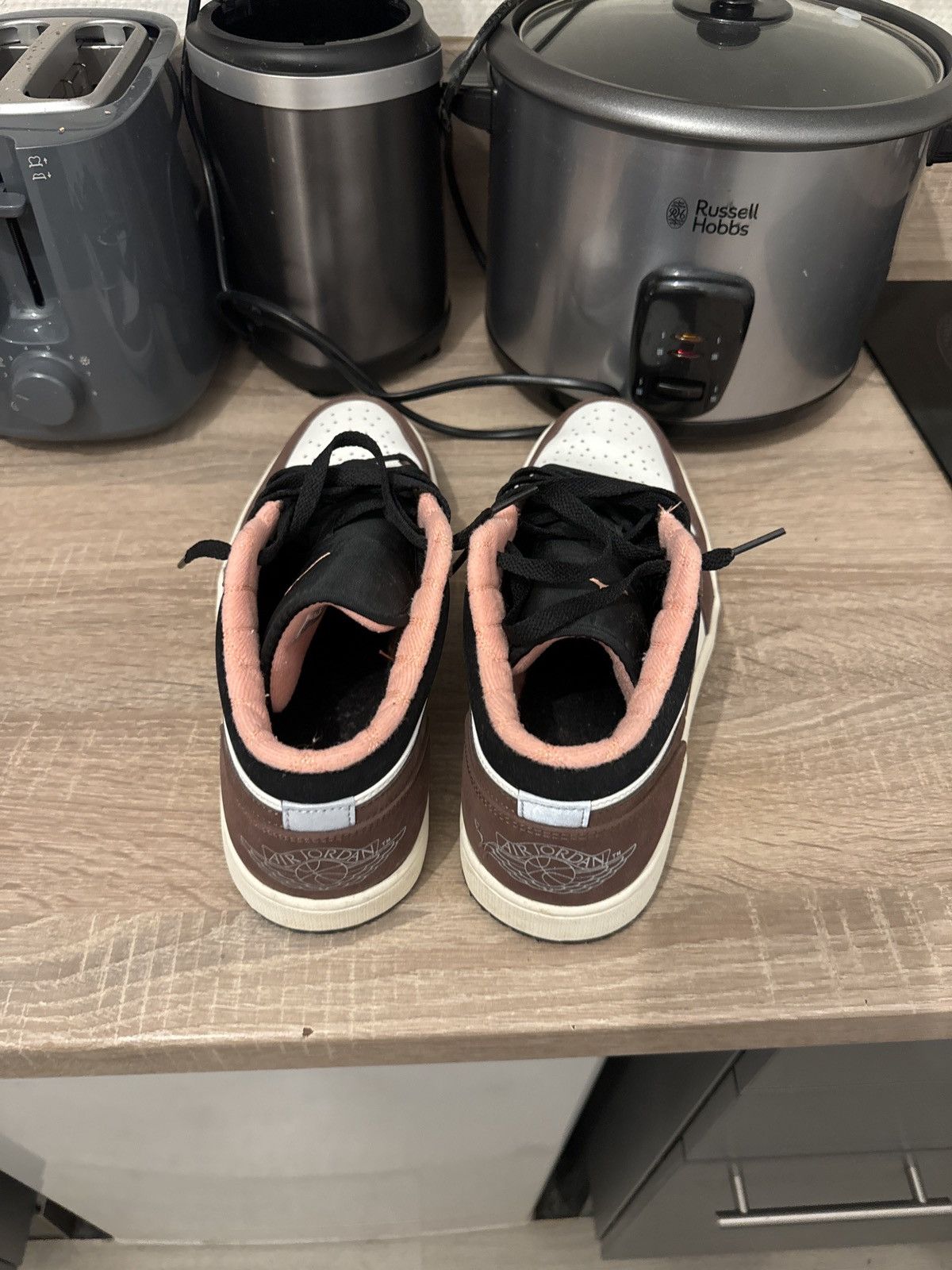 Jordan Brand Jordan 1 low mocha Size US 11.5 / EU 44-45 - 4 Thumbnail