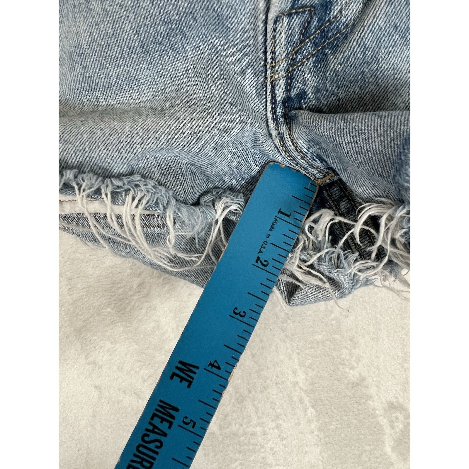 Levi's Levi’s 501 Selvedge Daisy Duke Jean Shorts Women’s Size 25 D Size 25" / US 0 / IT 36 - 4 Thumbnail
