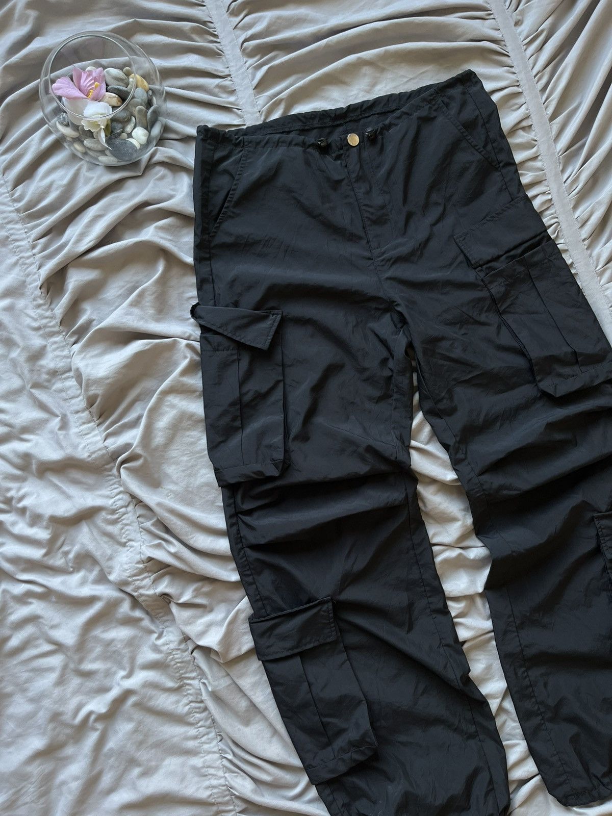 Japanese Brand Vintage Nylon Cargo Pants Baggy Wide Japanese Y2K Size US 32 / EU 48 - 4 Thumbnail
