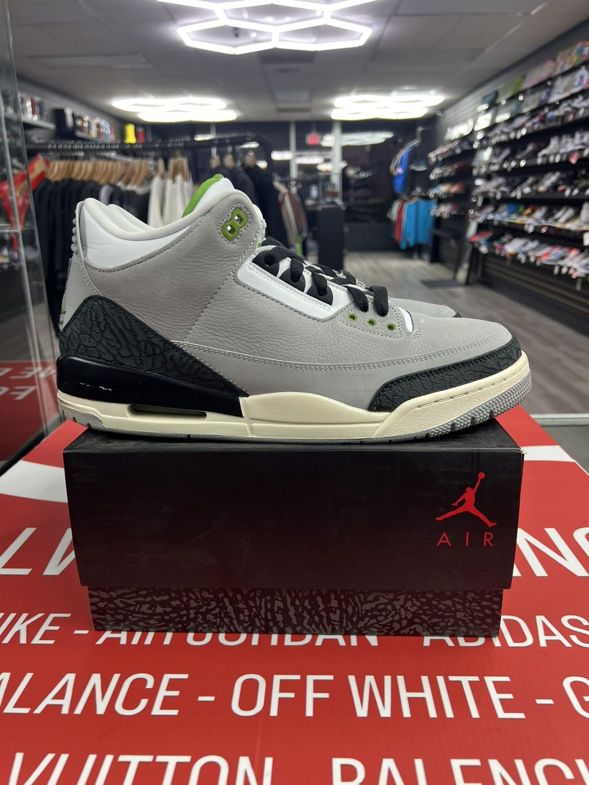 Jordan Brand Air Jordan 3 Chlorophyll Size 13 Size US 13 / EU 46 - 1 Thumbnail