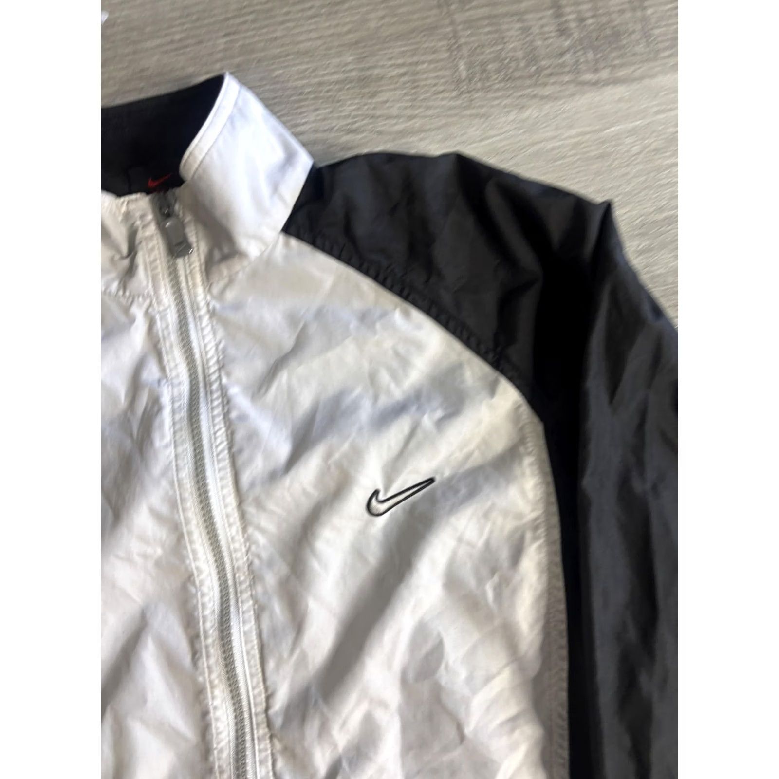 Nike Nike Jacket Mens Medium Black White Full Zip Windbreaker Reflective Running Size M / US 6-8 / IT 42-44 - 2 Thumbnail