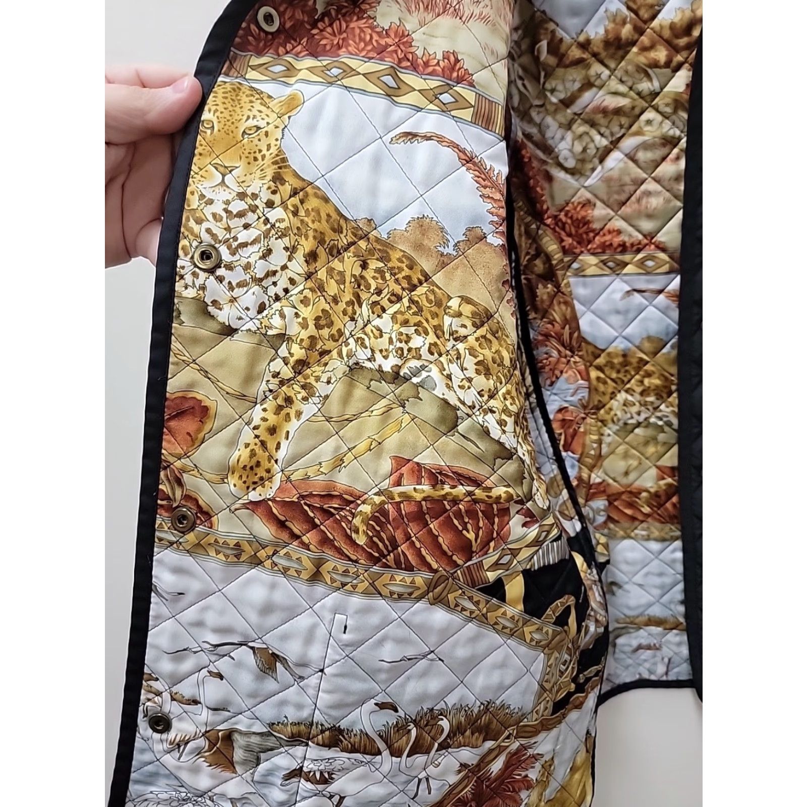 Salvatore Ferragamo VINTAGE Salvatore Ferragamo Lightweight Quilted Jacket Womens L Black Quilted Jacket Womens L Size L / US 10 / IT 46 - 5 Thumbnail