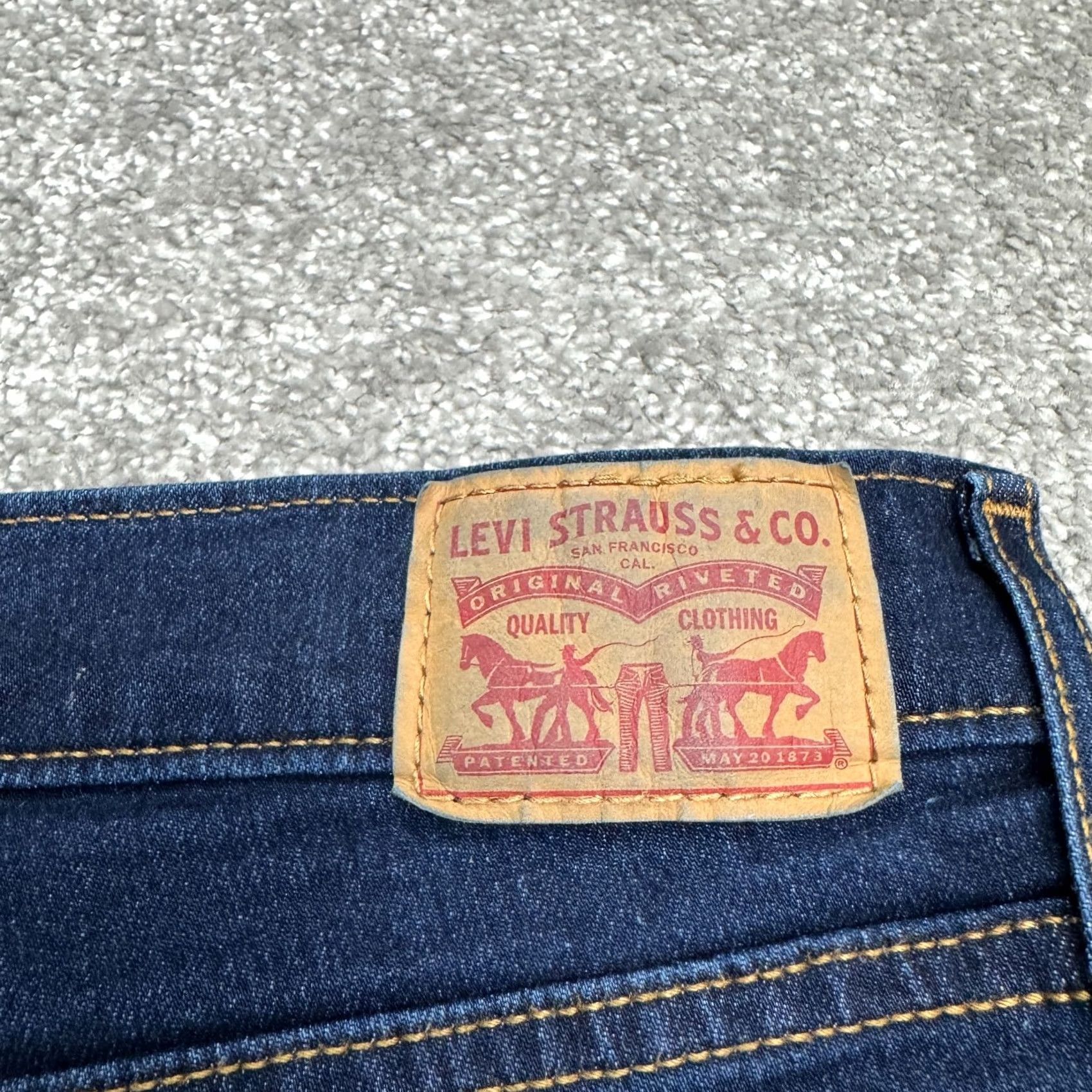 Levi's Levi's 314 Shaping Straight Denim Jeans Women 34 Blue Dark Wash Mid Rise Stretch Blue Size 24" / US 00 / IT 34 - 7 Thumbnail