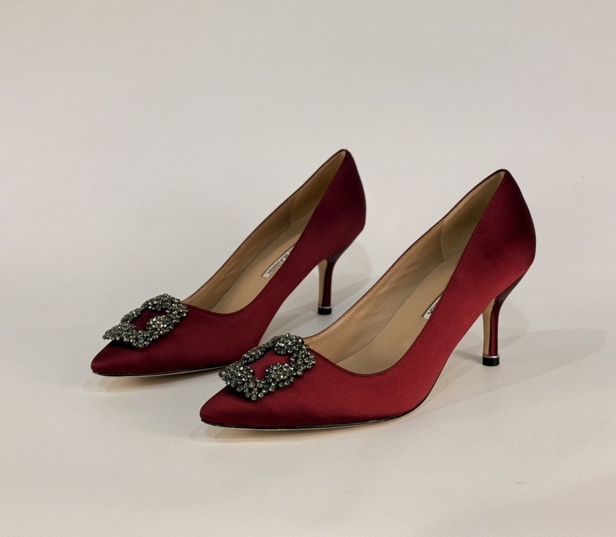 Manolo Blahnik Manolo Blahnik Hangisi 70 Burgundy Satin Pumps Size 39 Size US 9 / IT 39 - 1 Thumbnail