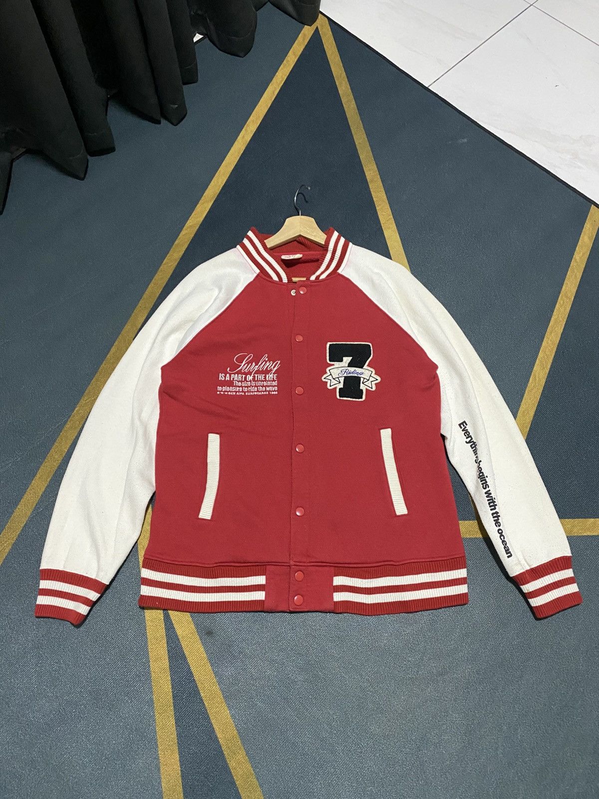 Other Varsity Jacket Red colour Ben Aipa Surfboard Large Size US L / EU 52-54 / 3 - 1 Thumbnail
