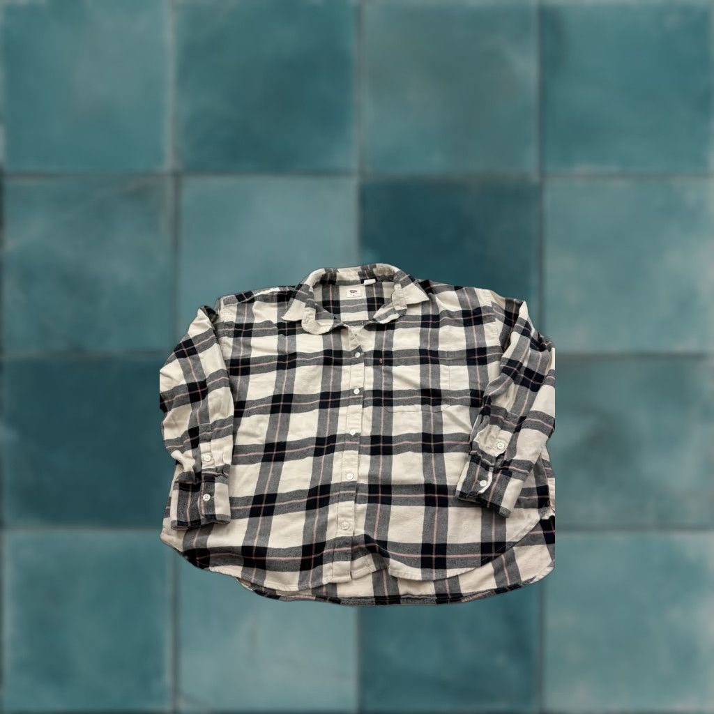 Levi's Levi's Shirt Women's XL Beige & Black Plaid Flannel Button-Down Long Sleeve Cotton Size XL / US 12-14 / IT 48-50 - 1 Thumbnail