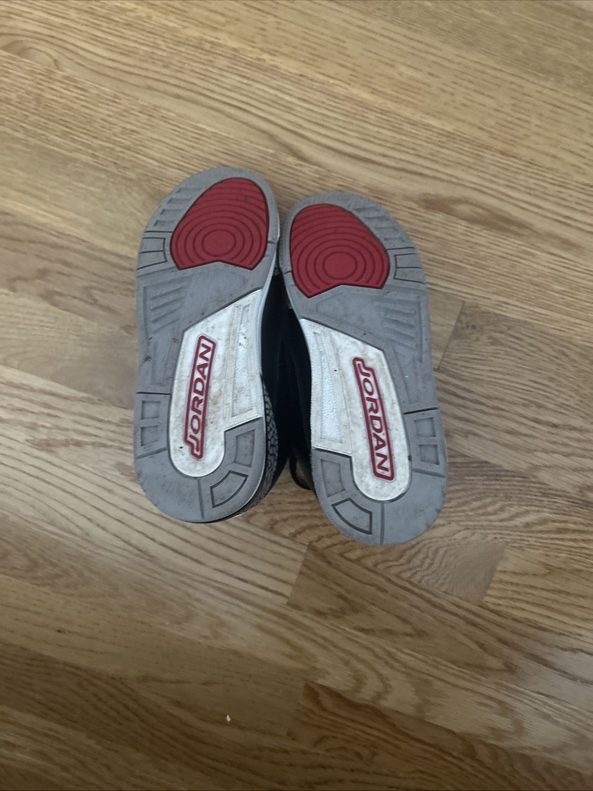 Jordan Brand × Nike Jordan 3 Black Cement 2018 gs Size US 5.5 / EU 38 - 5 Thumbnail