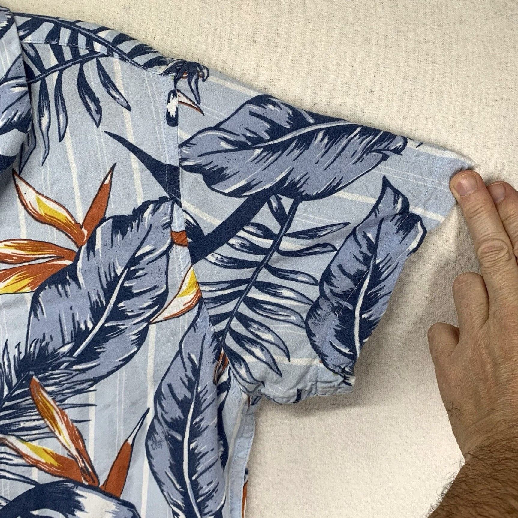 Paradise VINTAGE Hawaiian Shirt Men Medium Light Blue Palm Birds of Paradise 100% Rayon Casual Summer Size US M / EU 48-50 / 2 - 6 Thumbnail