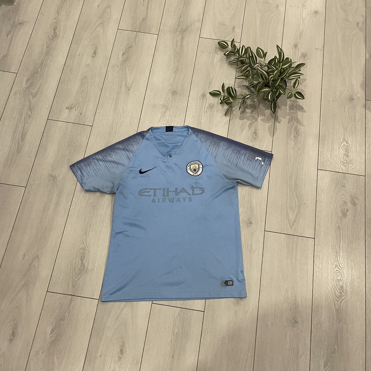 Other Manchester City Nike soccer jersey etihad airways tee shirt Size US M / EU 48-50 / 2 - 1 Thumbnail
