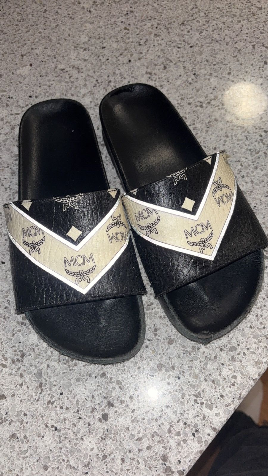 MCM MCM Slides Black Size US 9 / EU 42 - 1 Thumbnail