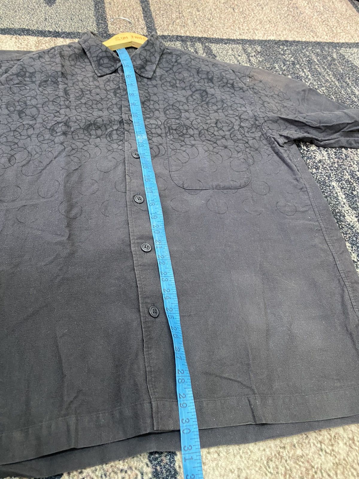 Issey Miyake Vtg Issey Miyake AW2003 Round Pattern Faded Shirt Size US L / EU 52-54 / 3 - 10 Thumbnail