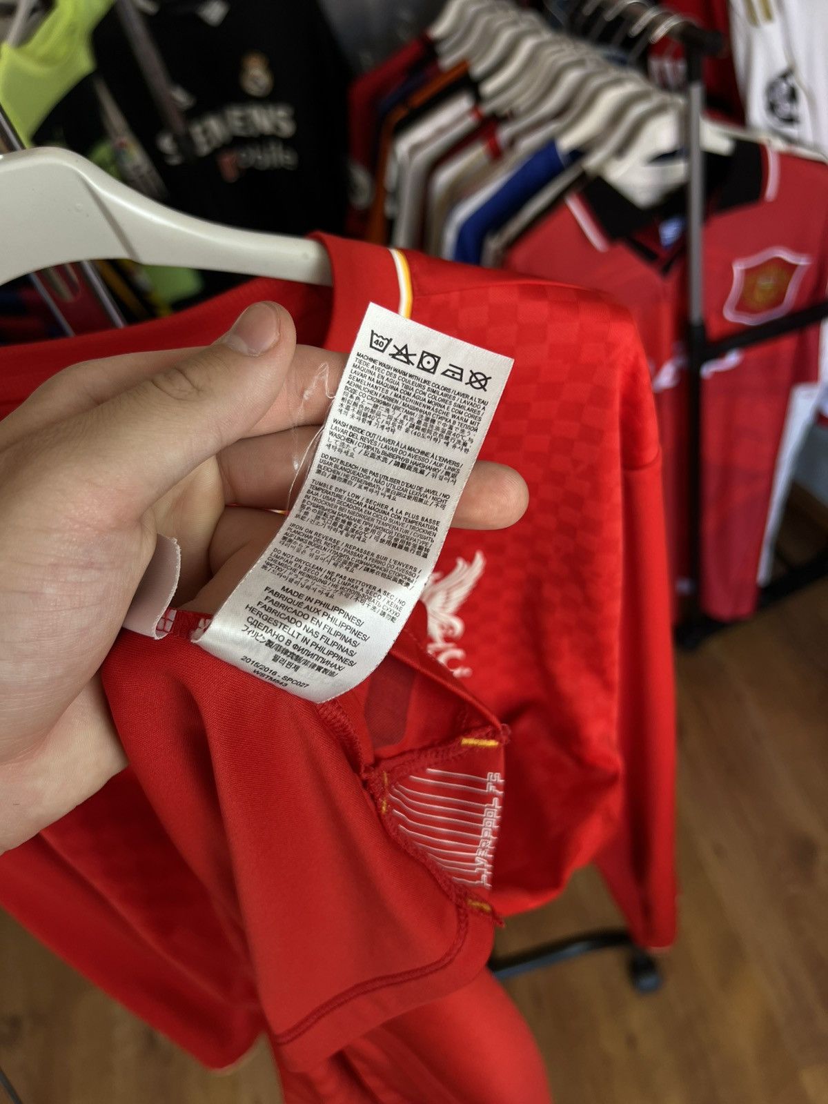New Balance Soccer Jersey New Balance Liverpool 2016/17 Coutinho #10 Size US L / EU 52-54 / 3 - 12 Thumbnail