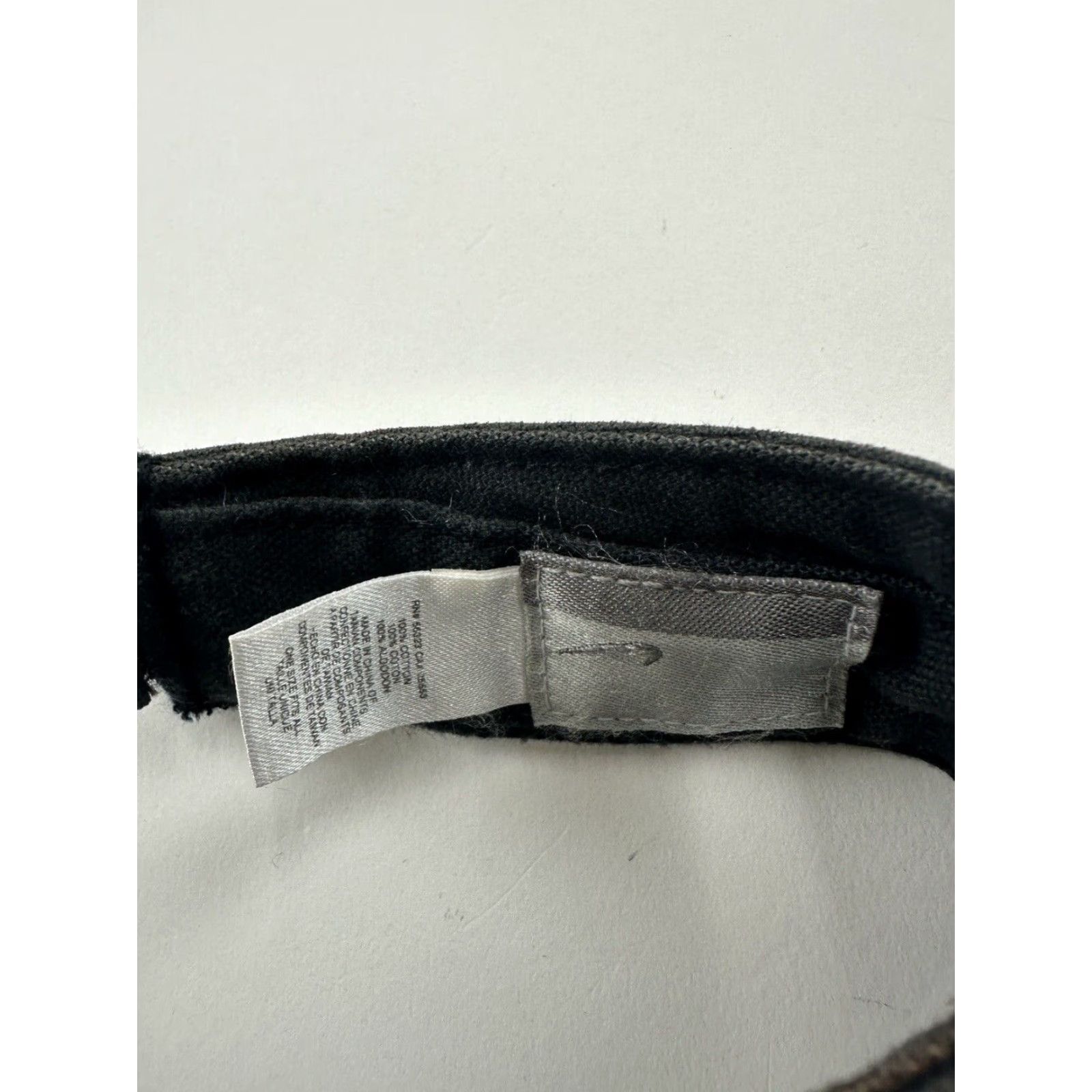 Nike VINTAGE Nike Visor Hat Mens One Size Cap Black Strapback Gray Tag Size ONE SIZE - 4 Thumbnail