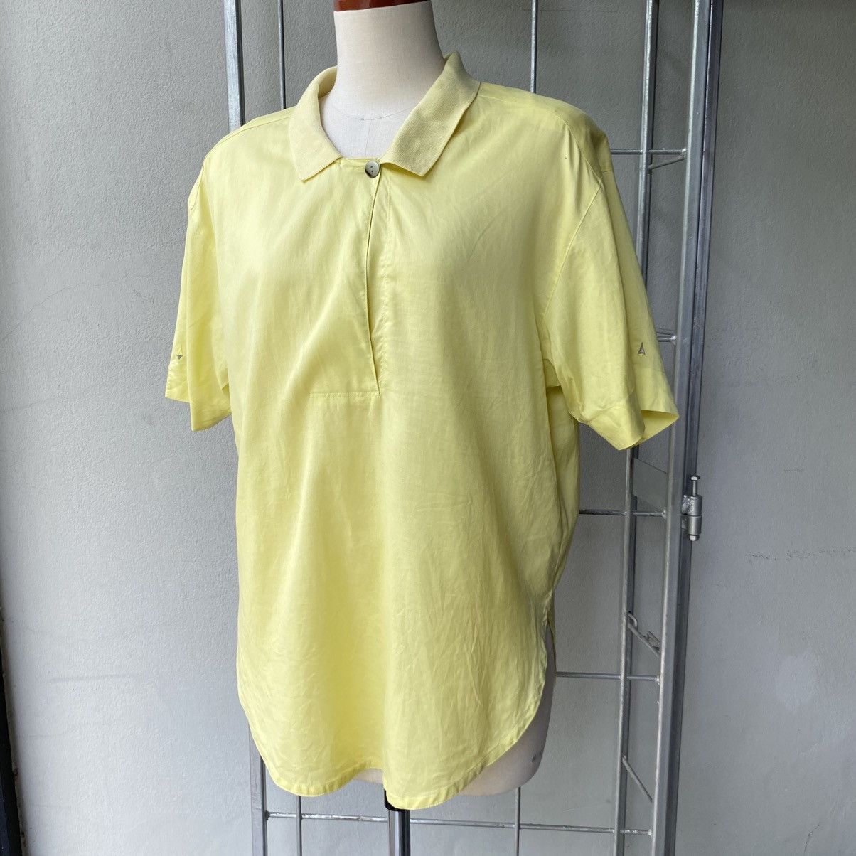 Lancel LANCEL Yellow Embroidered Short-Sleeve Shirt with Logo Back Size L / US 10 / IT 46 - 18 Thumbnail