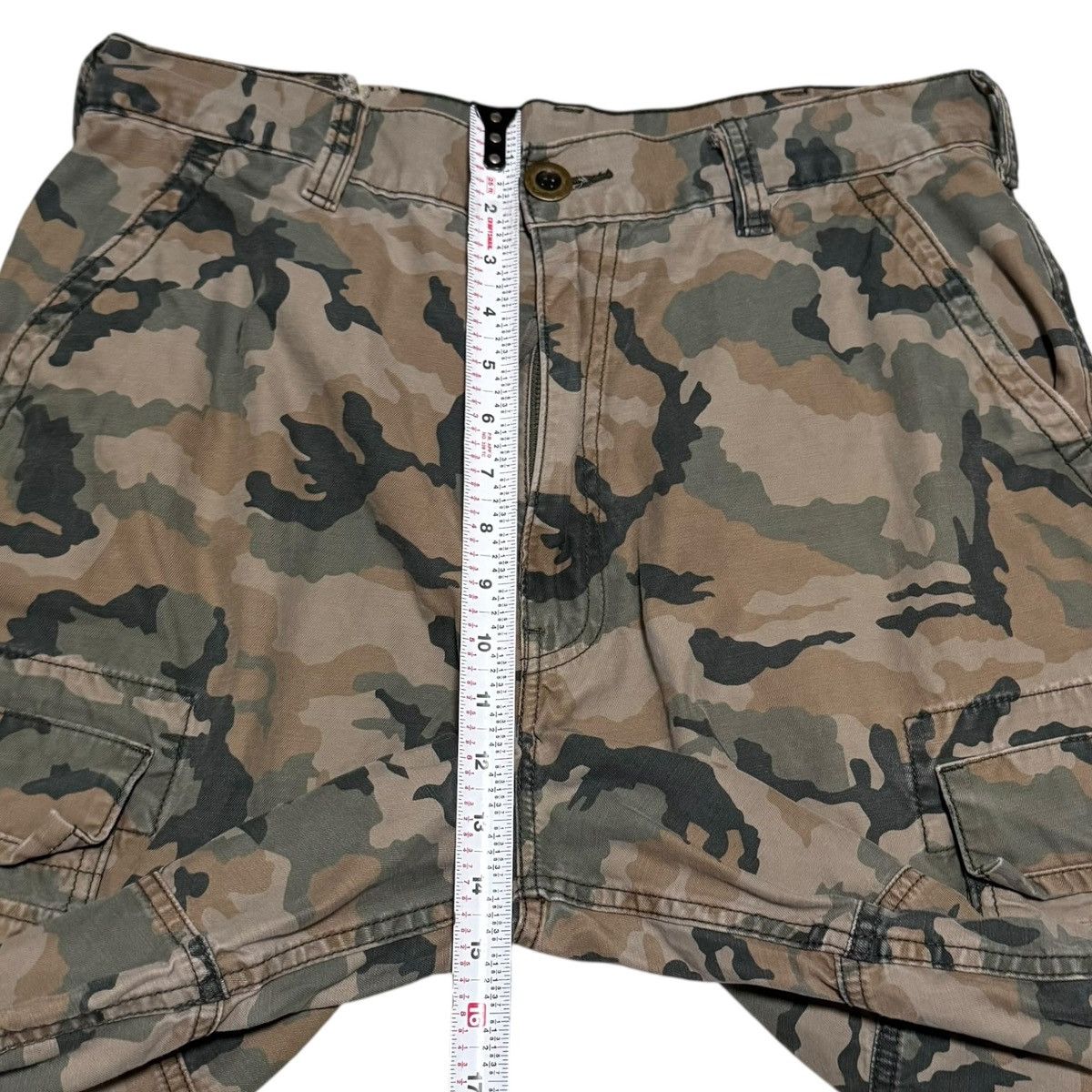 Levi's Levi's Camouflage Baggy Pockets Cargo Shorts Men's 35 Size US 35 - 8 Thumbnail