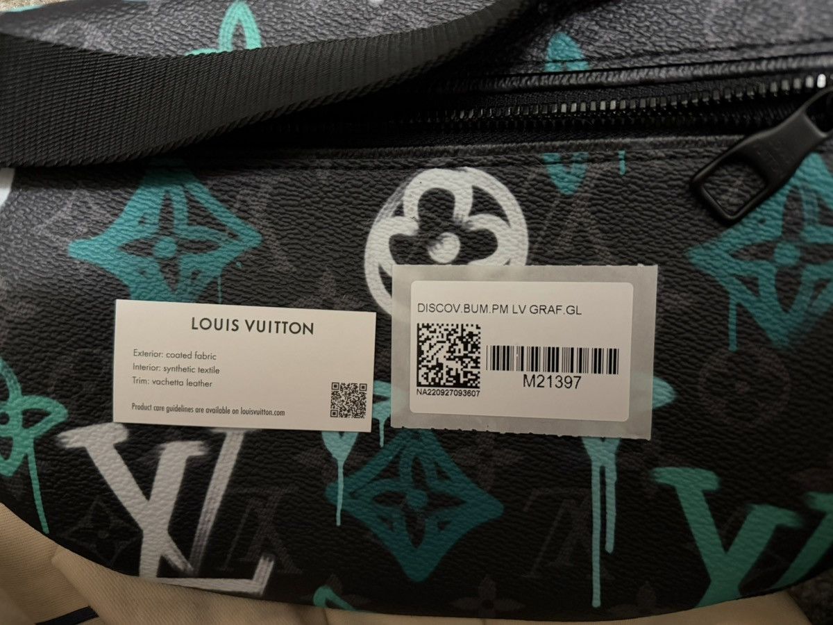 Louis Vuitton Louis Vuitton Discovery Bumbag Graffiti Size ONE SIZE - 3 Thumbnail