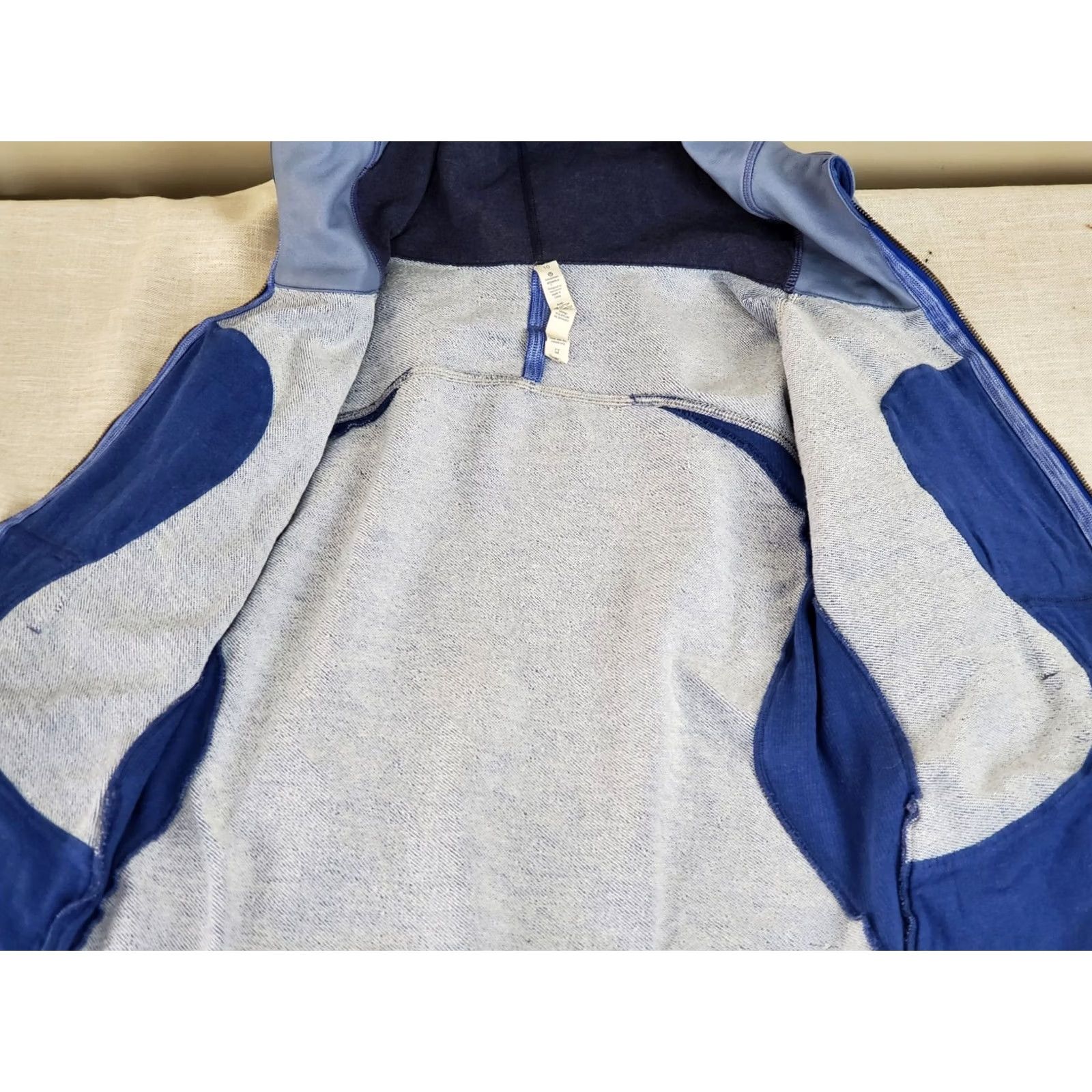 Lululemon Lululemon Scuba Hoodie Women’s Size 10 Blue Colorblock Full Zip Hooded Pockets Athletic Style Size L / US 10 / IT 46 - 4 Thumbnail