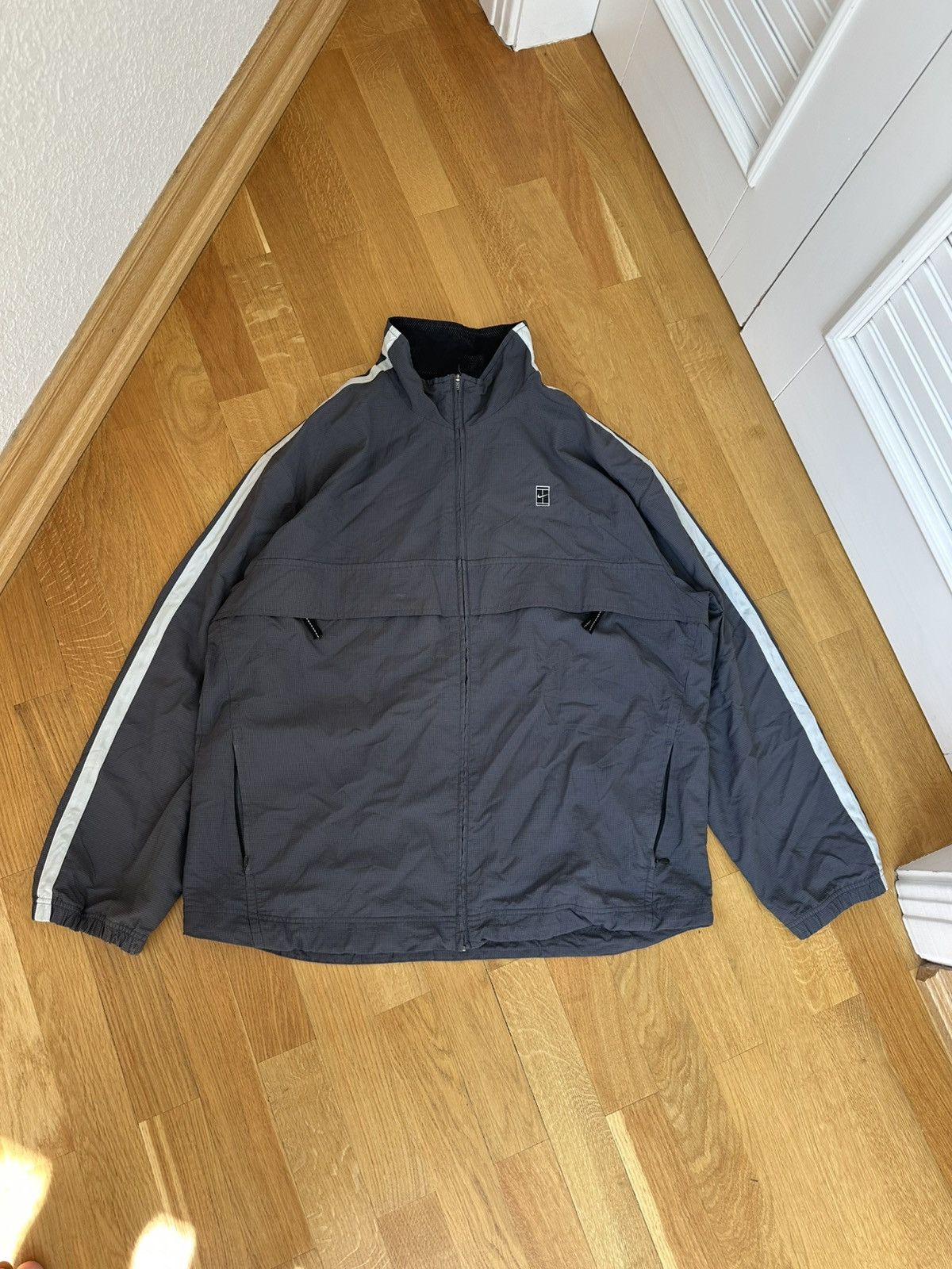 Nike Vintage Nike Court Jacket Gray Logo Fit Xl Size Size US XL / EU 56 / 4 - 2 Thumbnail