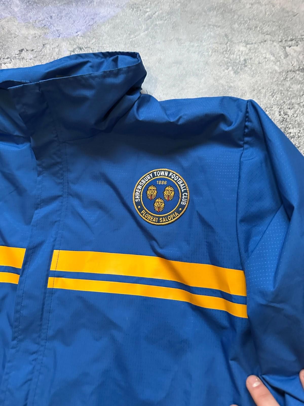 Errea 2014-16 Shrewsbury Town Hood Football Soccer Training Jacket Size US XL / EU 56 / 4 - 5 Thumbnail