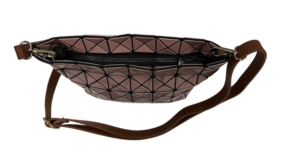 Issey Miyake BAO BAO ISSEY MIYAKE PINK GEOMETRIC JAPANESE BRAND SLING BAG Size ONE SIZE - 10 Thumbnail