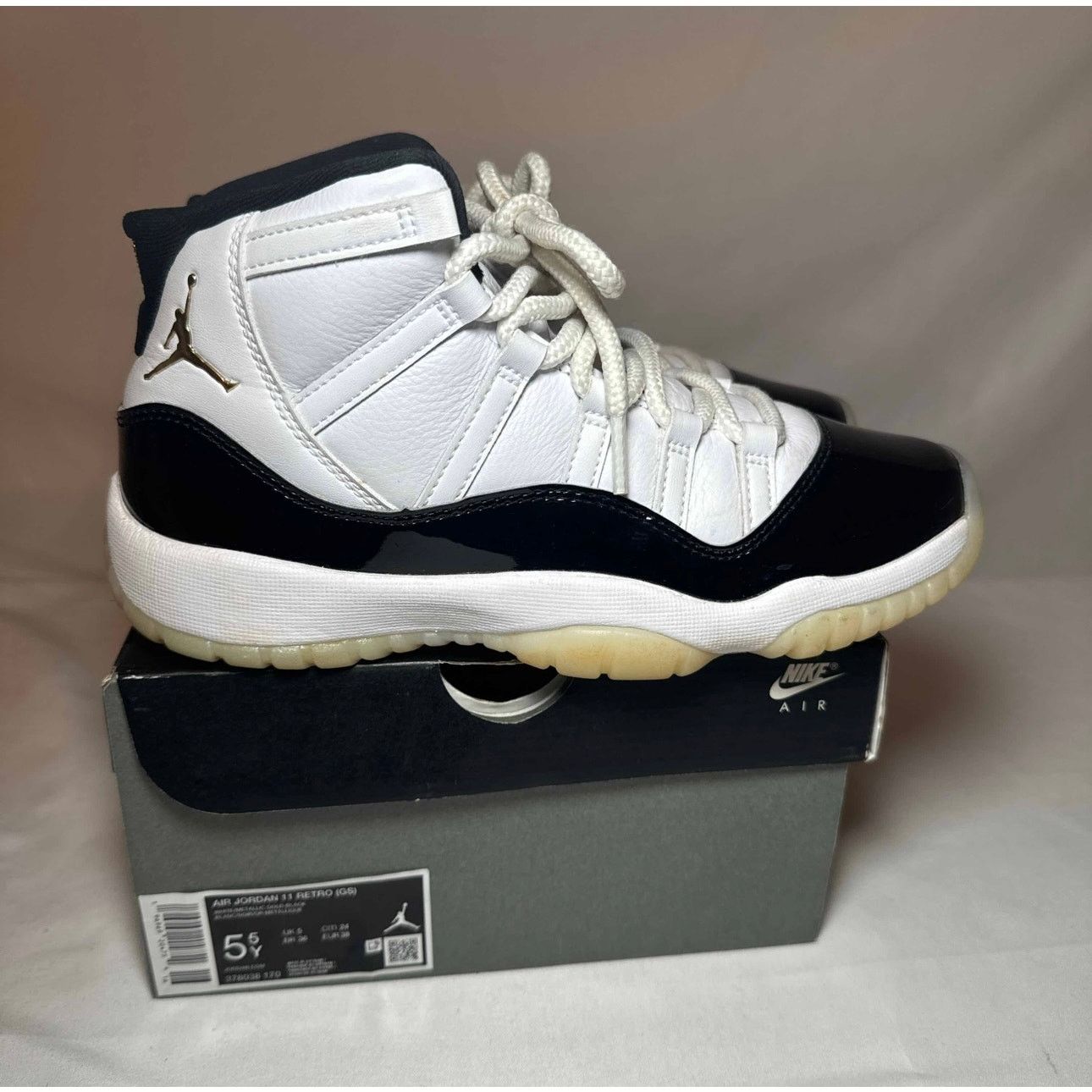 Jordan Brand × Nike Size 5.5 Air Jordan 11 Retro GS Gratitude / Defining Moments Size US 5.5 / EU 38 - 1 Thumbnail