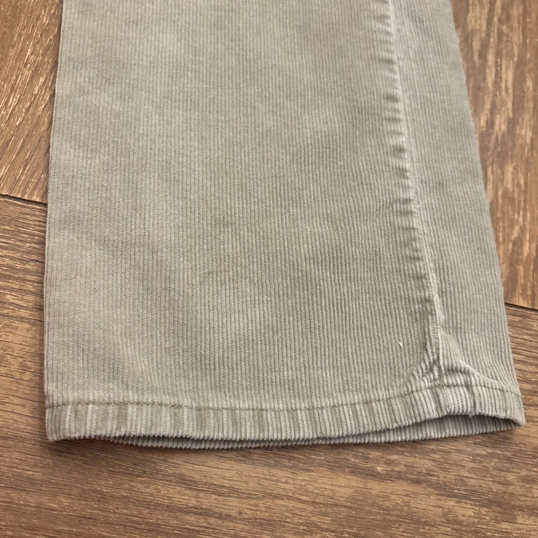 Levi's Vintage Levis Jeans Mens 34x33 Khaki Corduroy 505 Regular Straight Leg Y2K Size US 36 / EU 52 - 2 Thumbnail