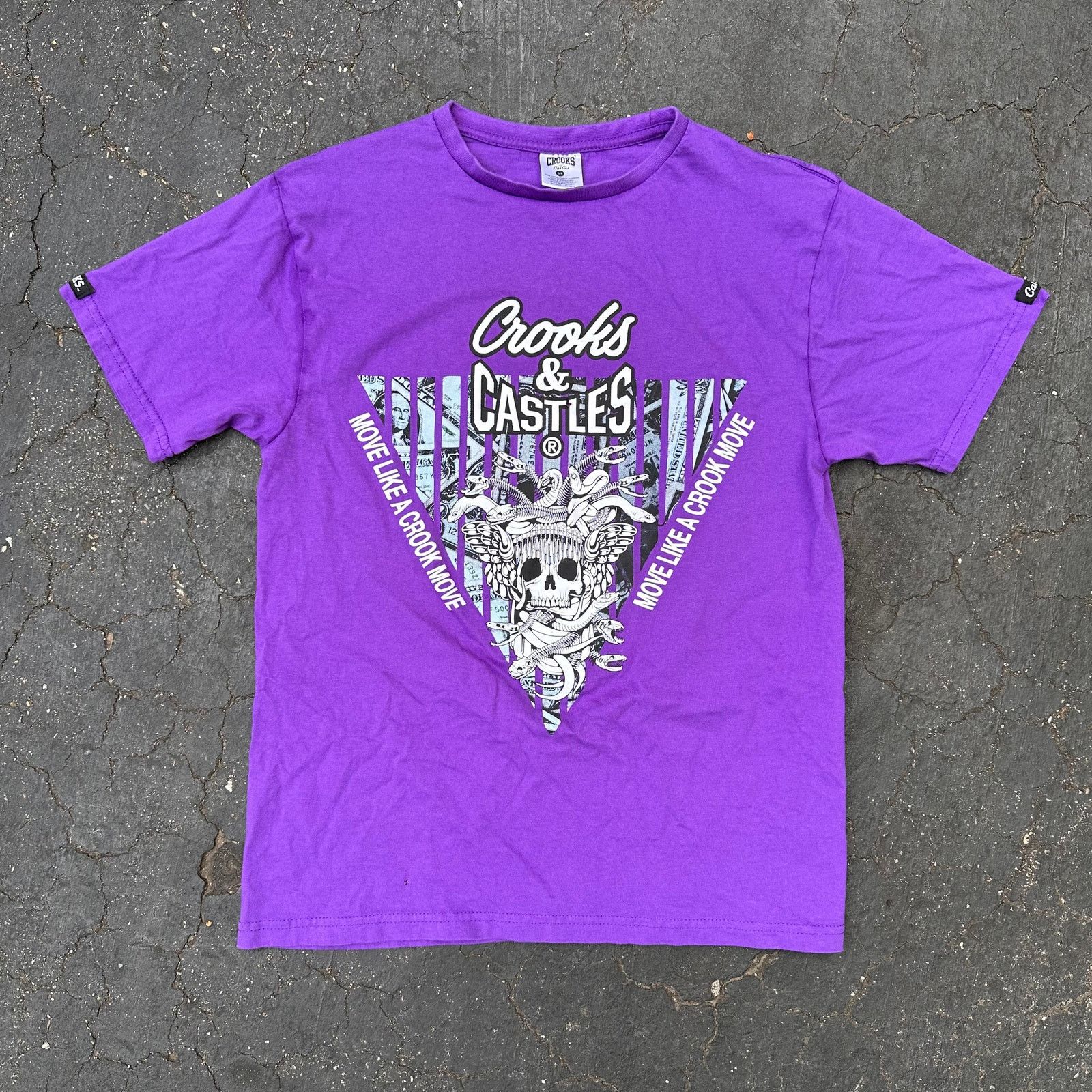 Crooks & Castles Crooks & Castles Move Like A Crook Skull & Snakes ...