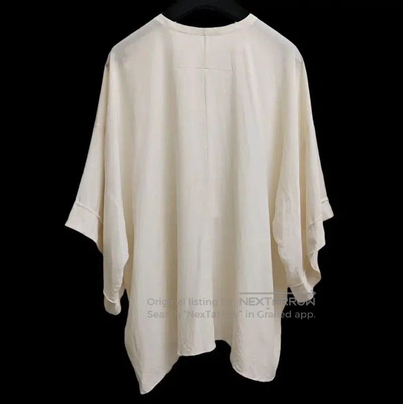 Givenchy Givenchy Summer Cream Silk Short Sleeve Top . Size XS / US 0-2 / IT 36-38 - 2 Thumbnail