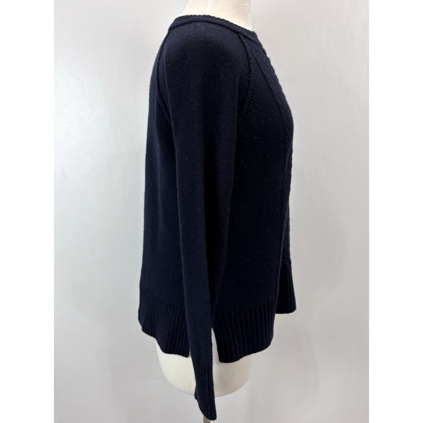 J.Crew J.CREW 100% Wool Crew Neck Sweater Women's Small Navy Blue Pullover Size S / US 4 / IT 40 - 4 Thumbnail