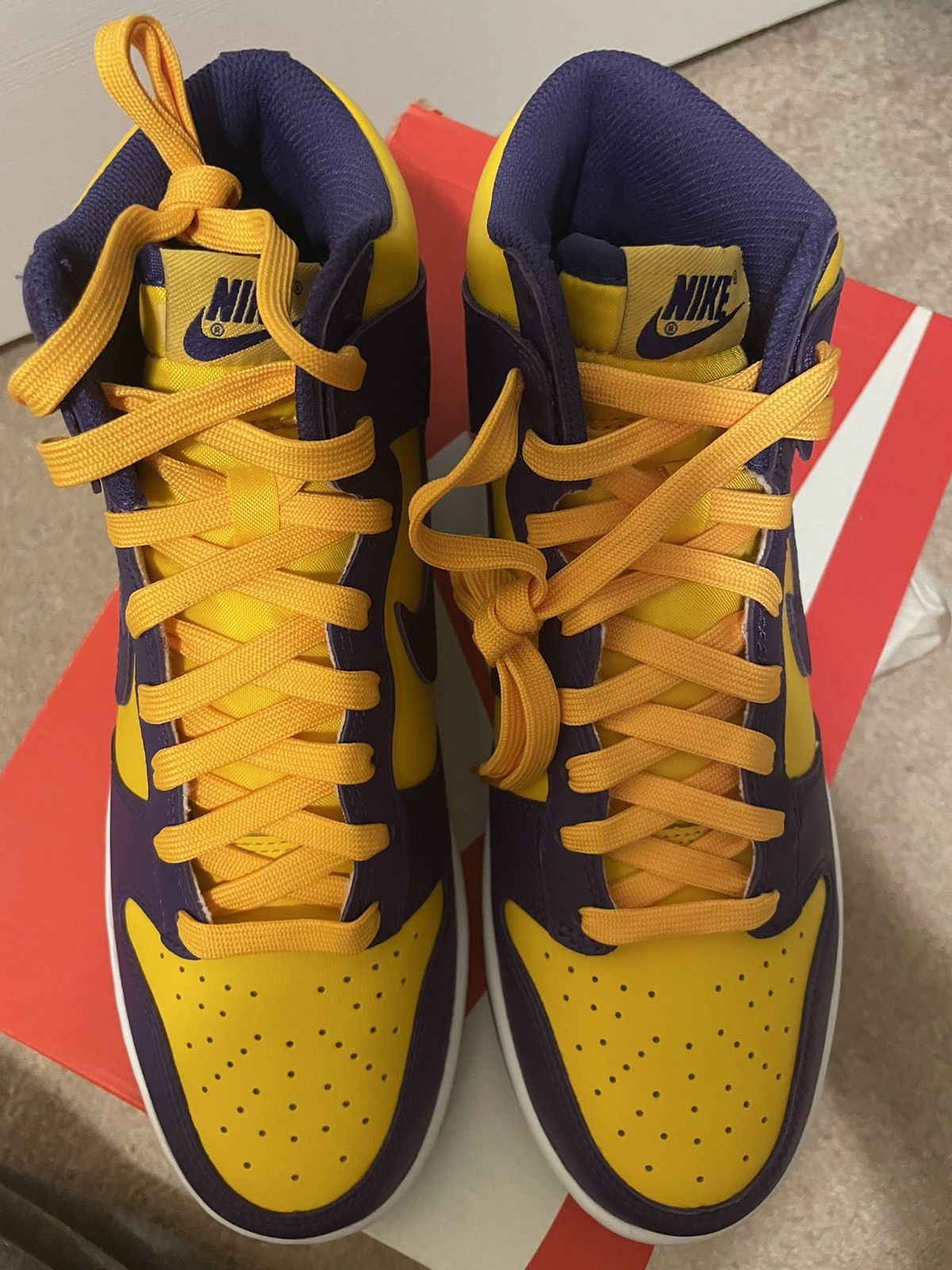 Nike Nike Dunk High Lakers Size US 8 / EU 41 - 2 Thumbnail
