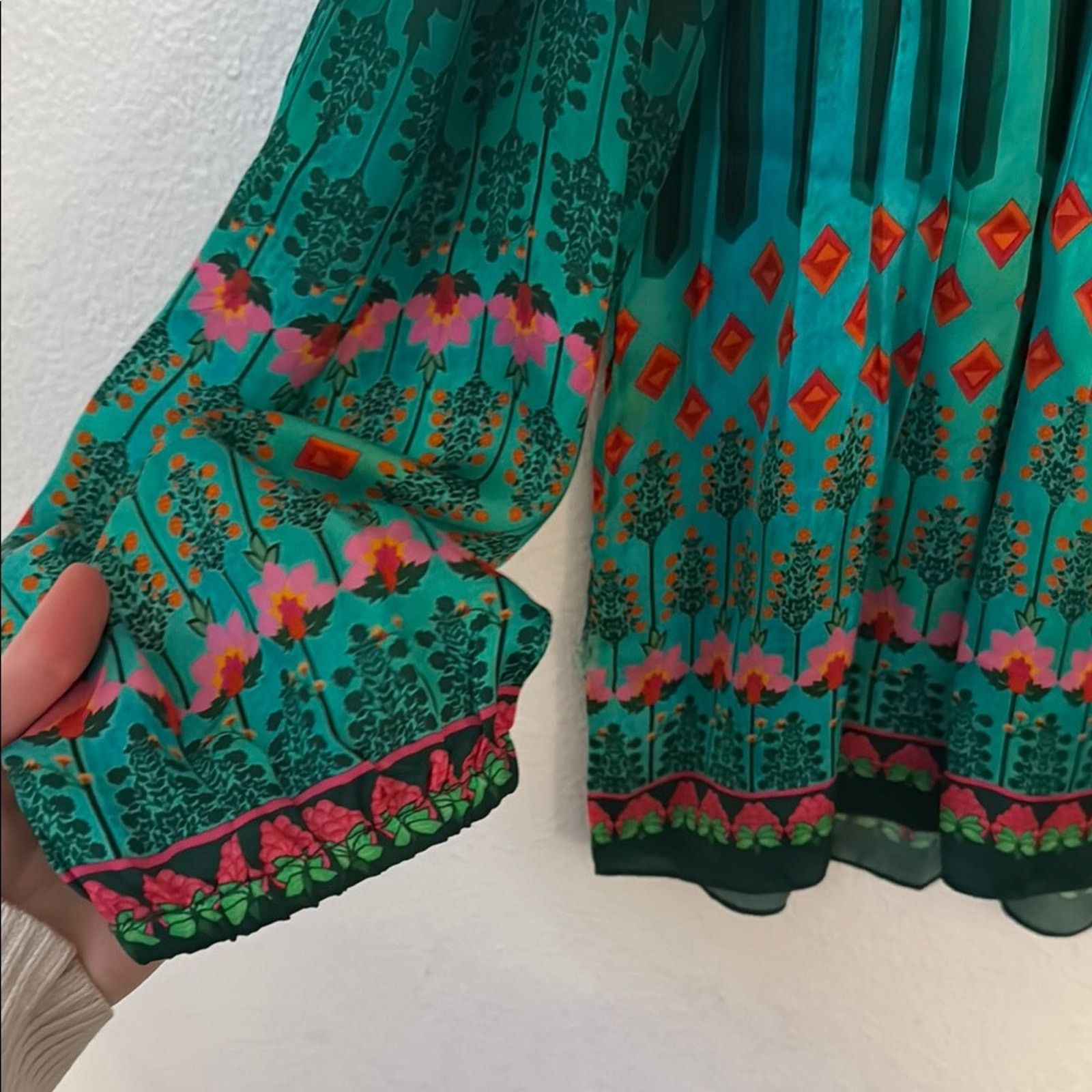 Johnny Was Johnny Was XS Lahira Green Blouse with Puff Sleeves Size XS / US 0-2 / IT 36-38 - 7 Thumbnail
