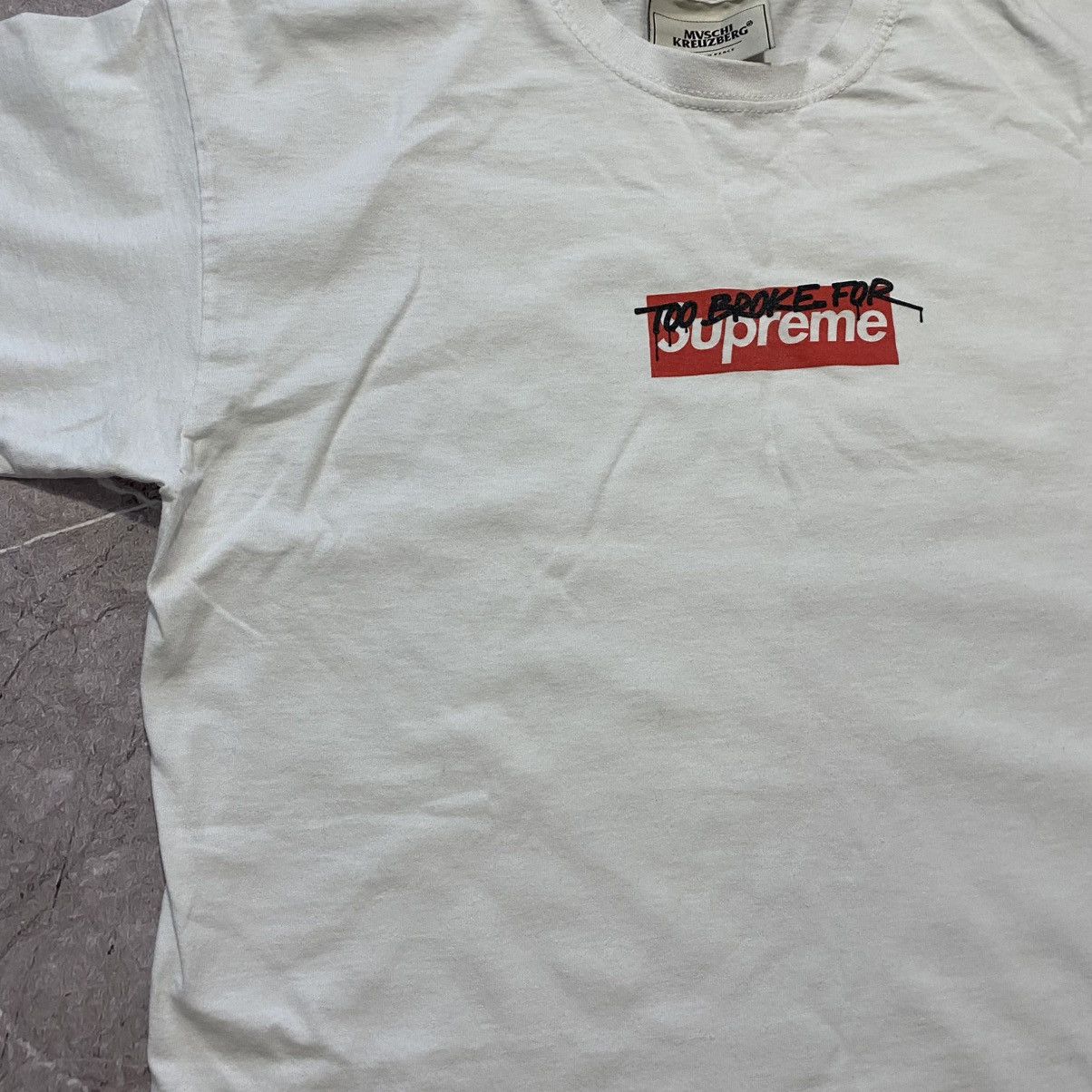 Supreme SUPREME MUSCHI KREUZBERG CENTER LOGO TEE STREETWEAR Size US M / EU 48-50 / 2 - 6 Thumbnail