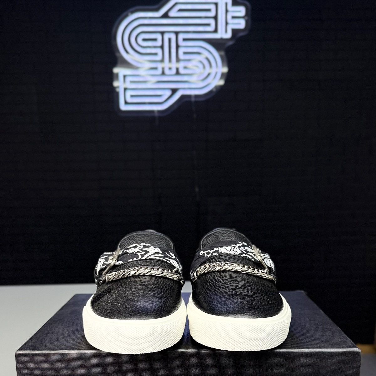 Amiri Amiri Bandana Chain Slip-On Sneaker Size US 13 / EU 46 - 3 Thumbnail