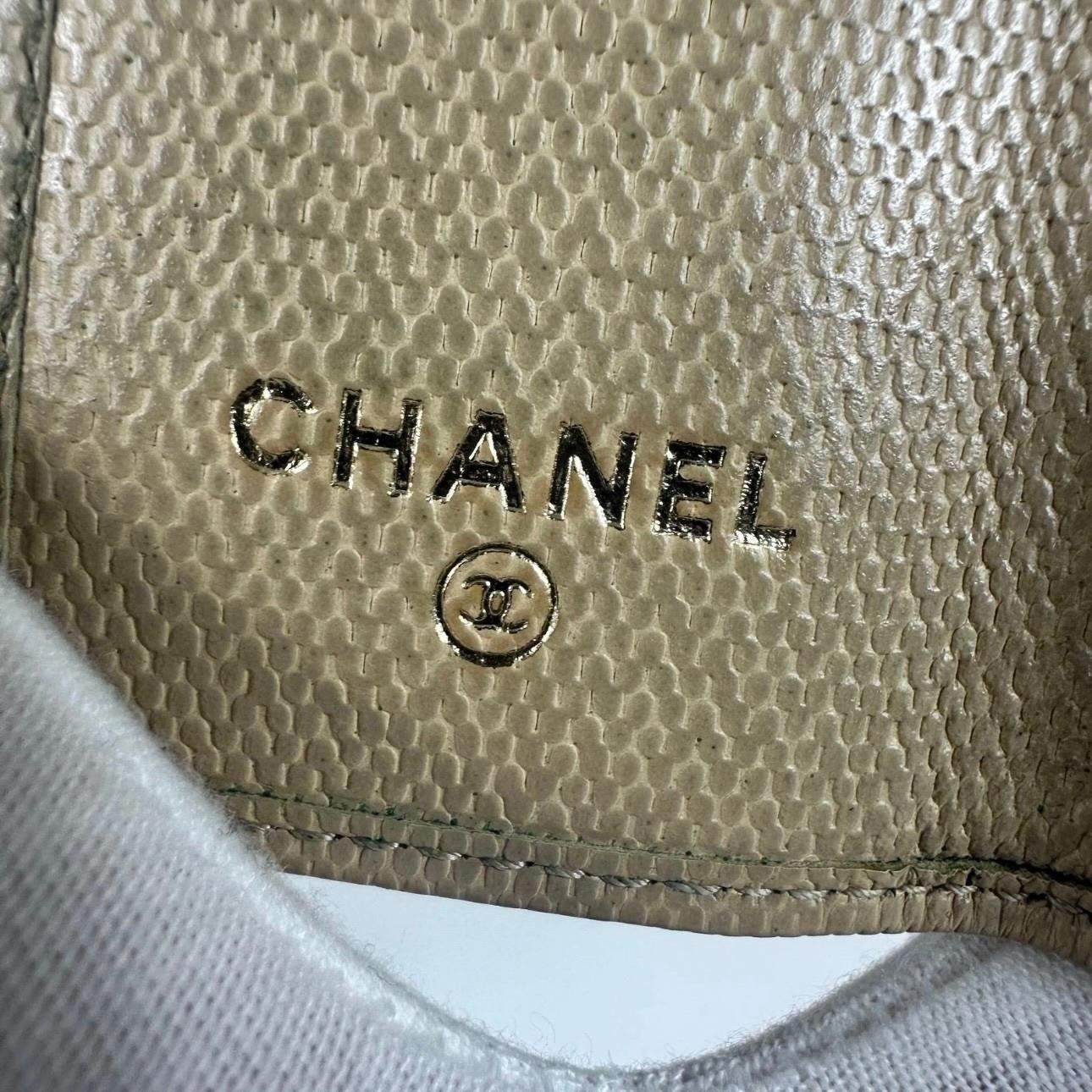 Chanel Vintage Chanel Beige Caviar Leather 6 Key Holder CC Logo Size ONE SIZE - 4 Thumbnail