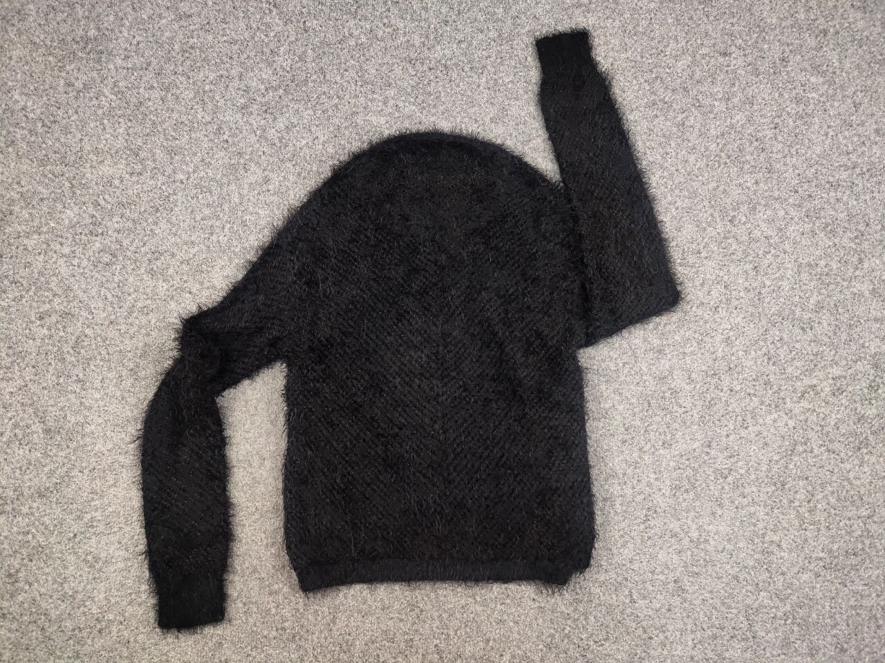 Japanese Brand Vintage Japanese Black Mohair Style Fuzzy Sweater Y2K Hype Size US S / EU 44-46 / 1 - 10 Thumbnail