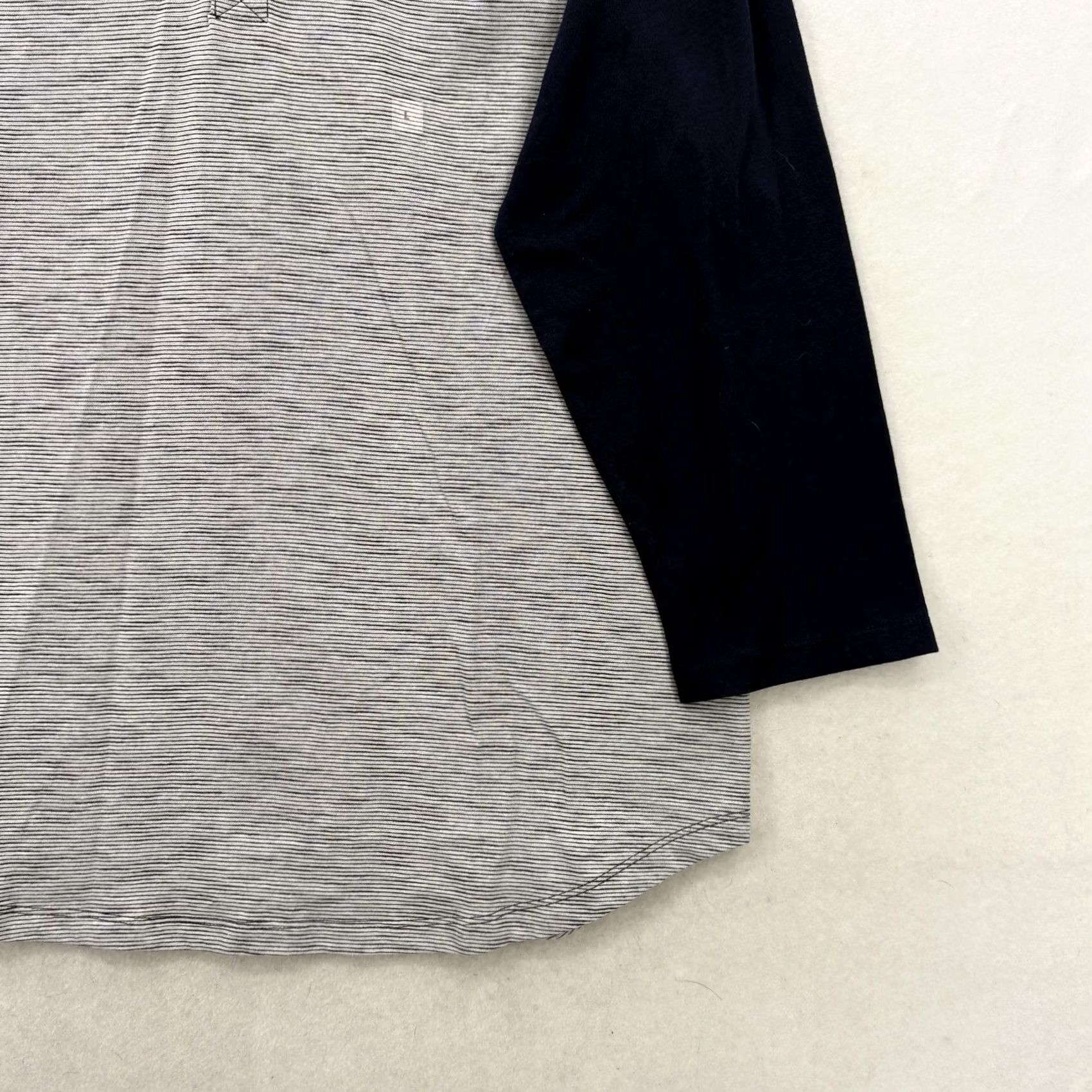 Express Express Henley Shirt Mens Large Gray Navy Striped 3/4 Sleeve Raglan Casual NWT Size US L / EU 52-54 / 3 - 3 Thumbnail