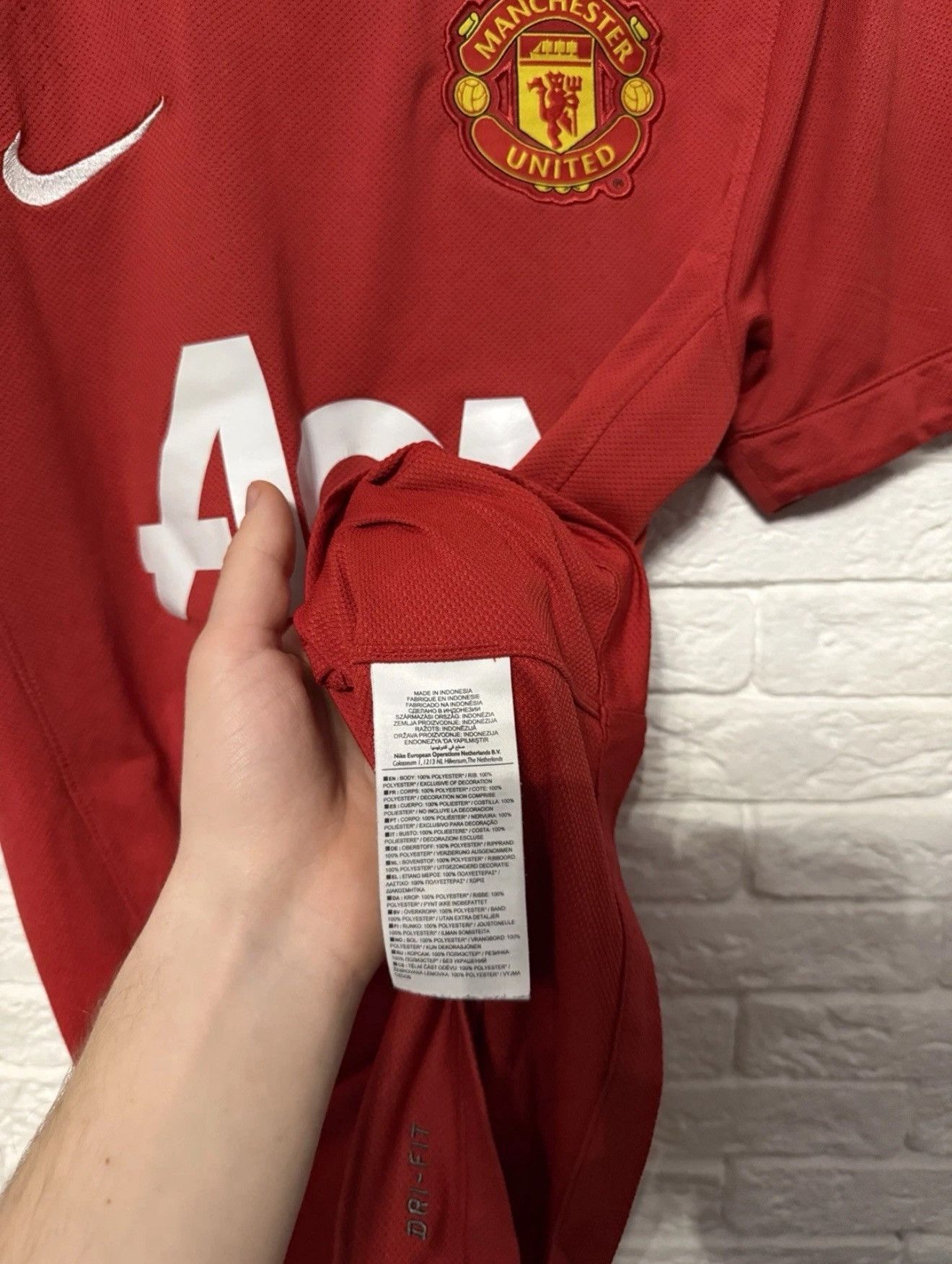 Nike Nike Manchester United Nani #17 Jersey 11/12 Football Shirt Size US S / EU 44-46 / 1 - 8 Thumbnail